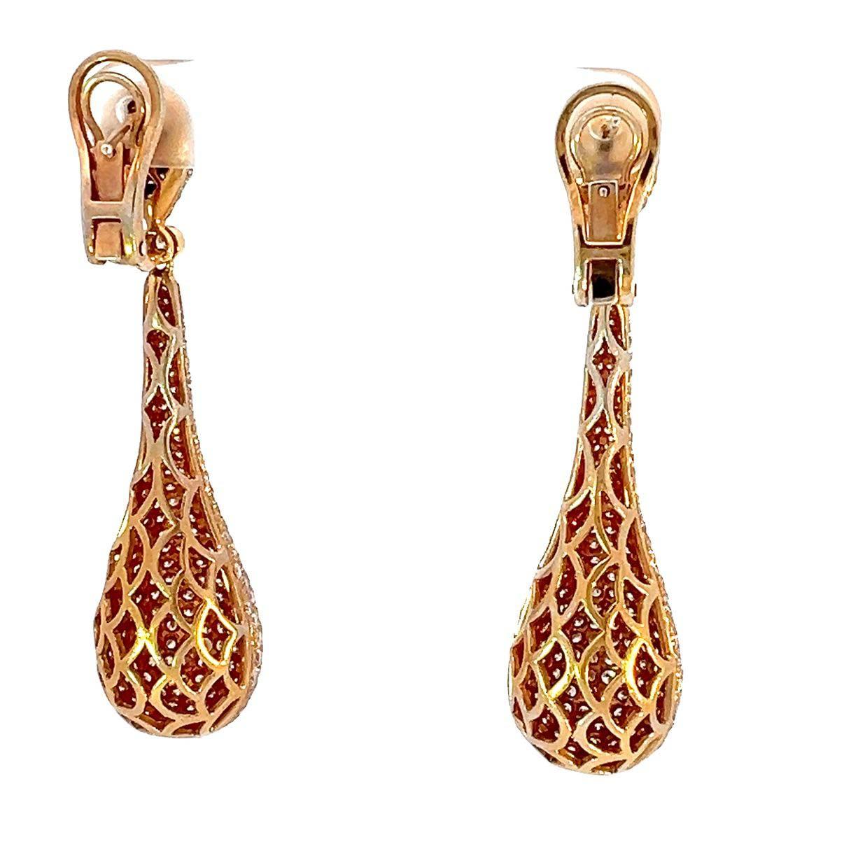 Orecchini a goccia con diamante con chiusura a leva In condizioni Nuovo in vendita a Beverly Hills, CA