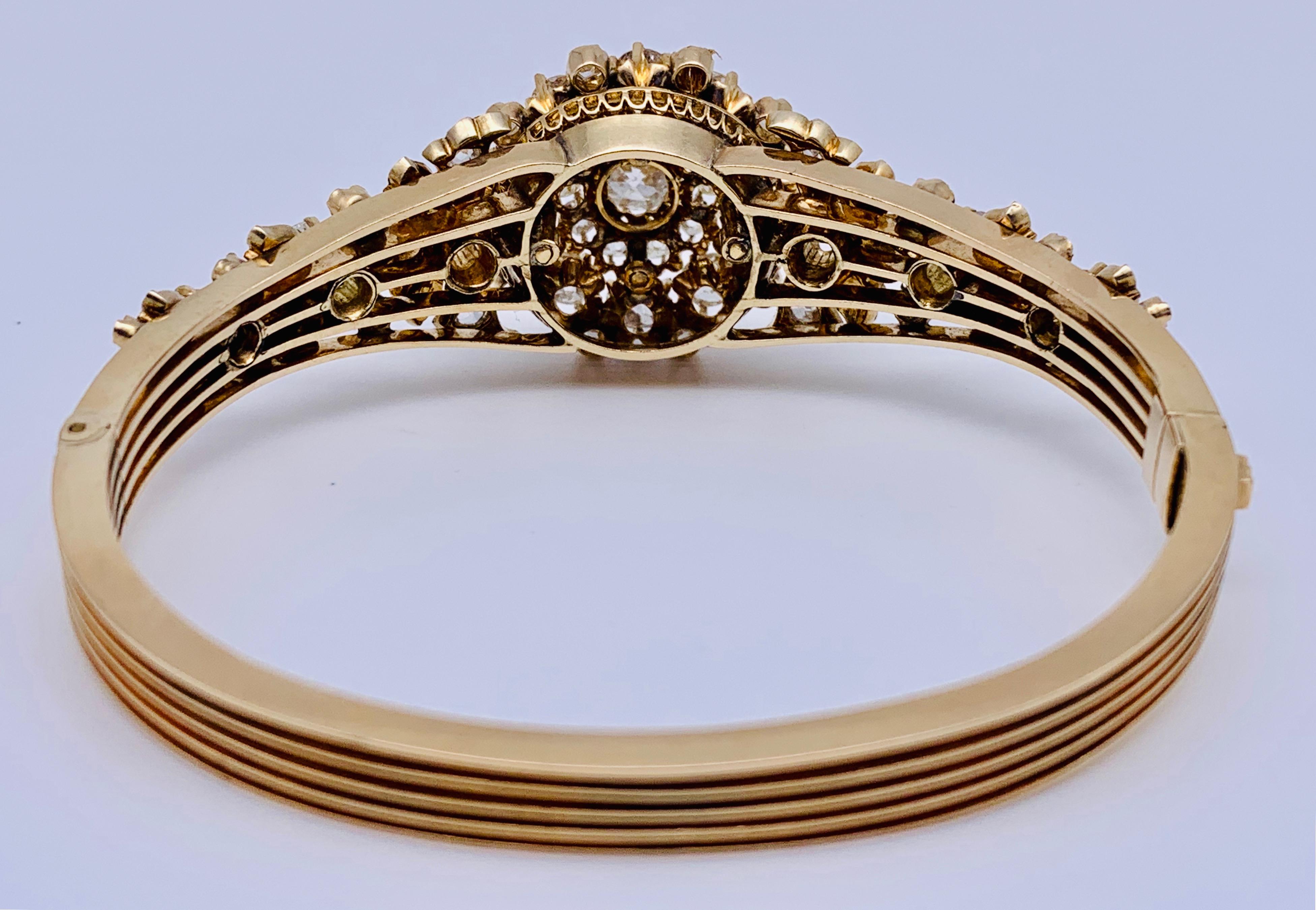 Antique 7 Carat Diamond Gold Bangle Bracelet In Excellent Condition In Munich, Bavaria