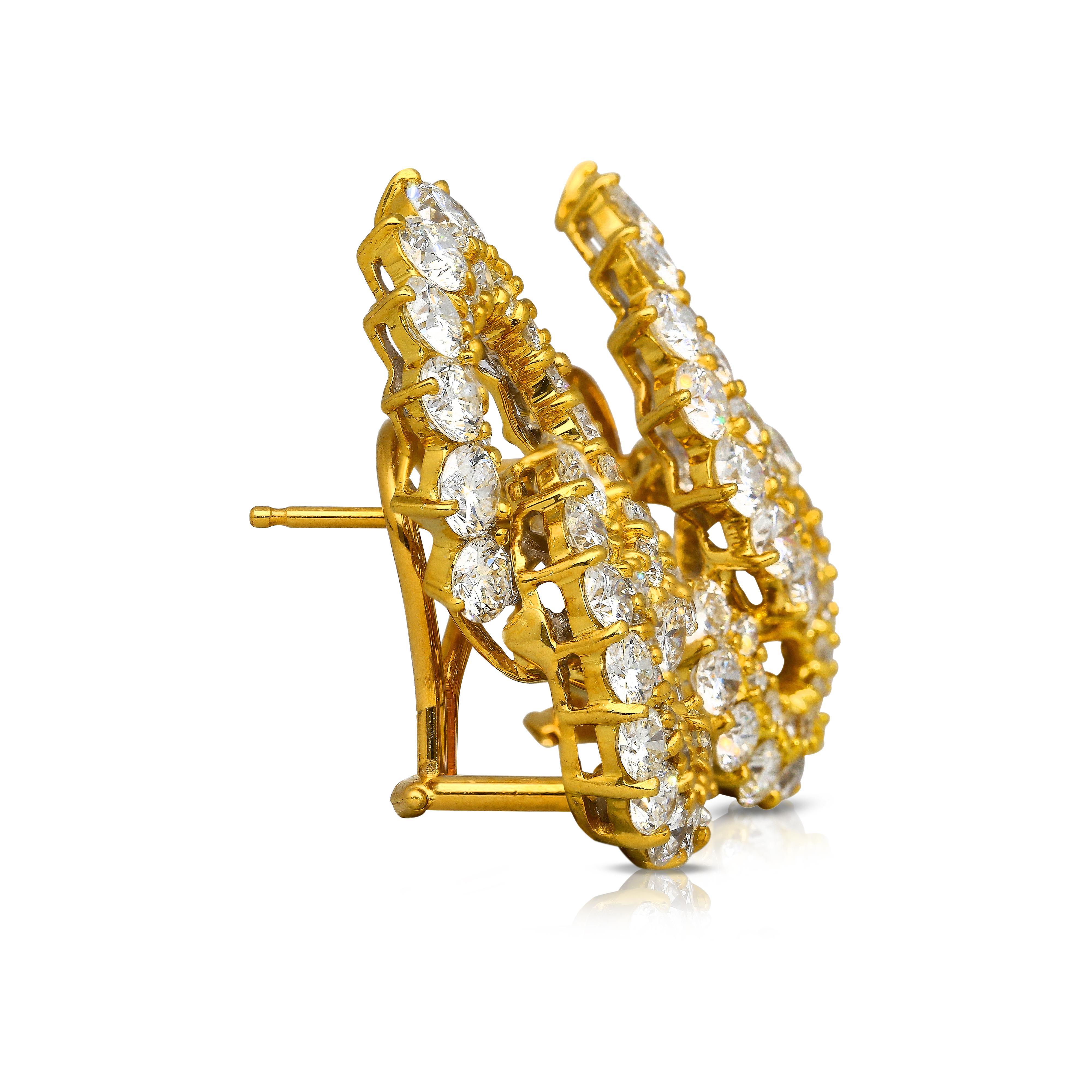 Baroque Boucles d'oreilles à clip en or 18 carats avec diamant de 7 carats à l'infini en vente