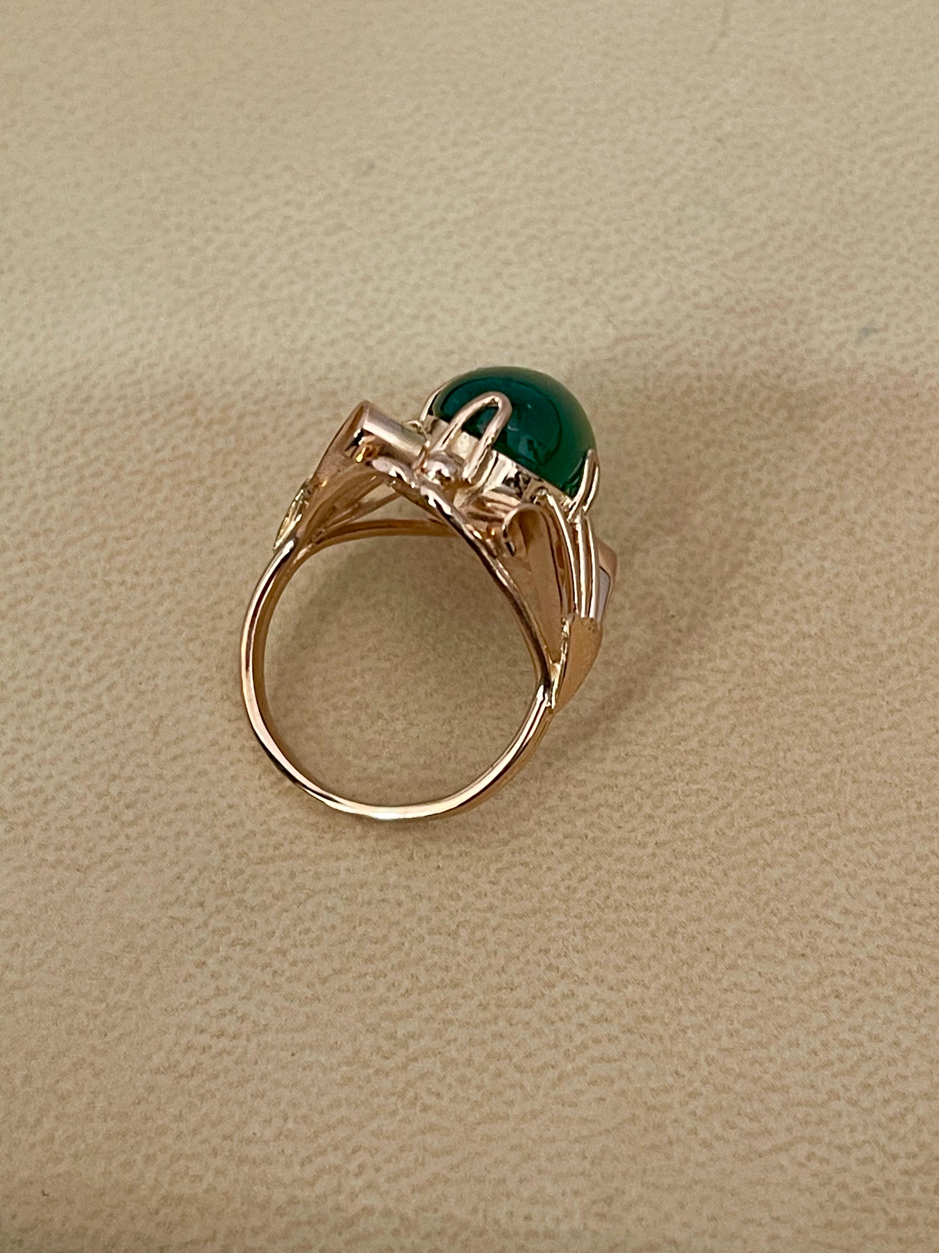 7 Carat Elongated Oval Emerald Cabochon 14 Karat Rose Gold Cocktail Ring Vintage For Sale 4