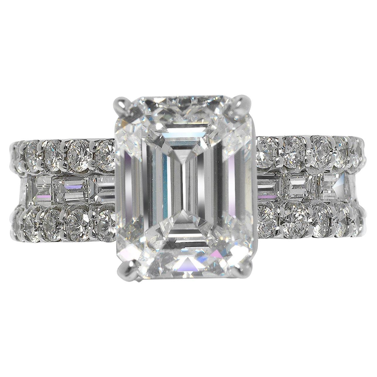Bague de fiançailles avec diamant taille émeraude de 7 carats certifié GIA, H VVS1