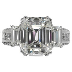 Bague de fiançailles avec diamant taille émeraude de 7 carats certifié GIA J VVS2