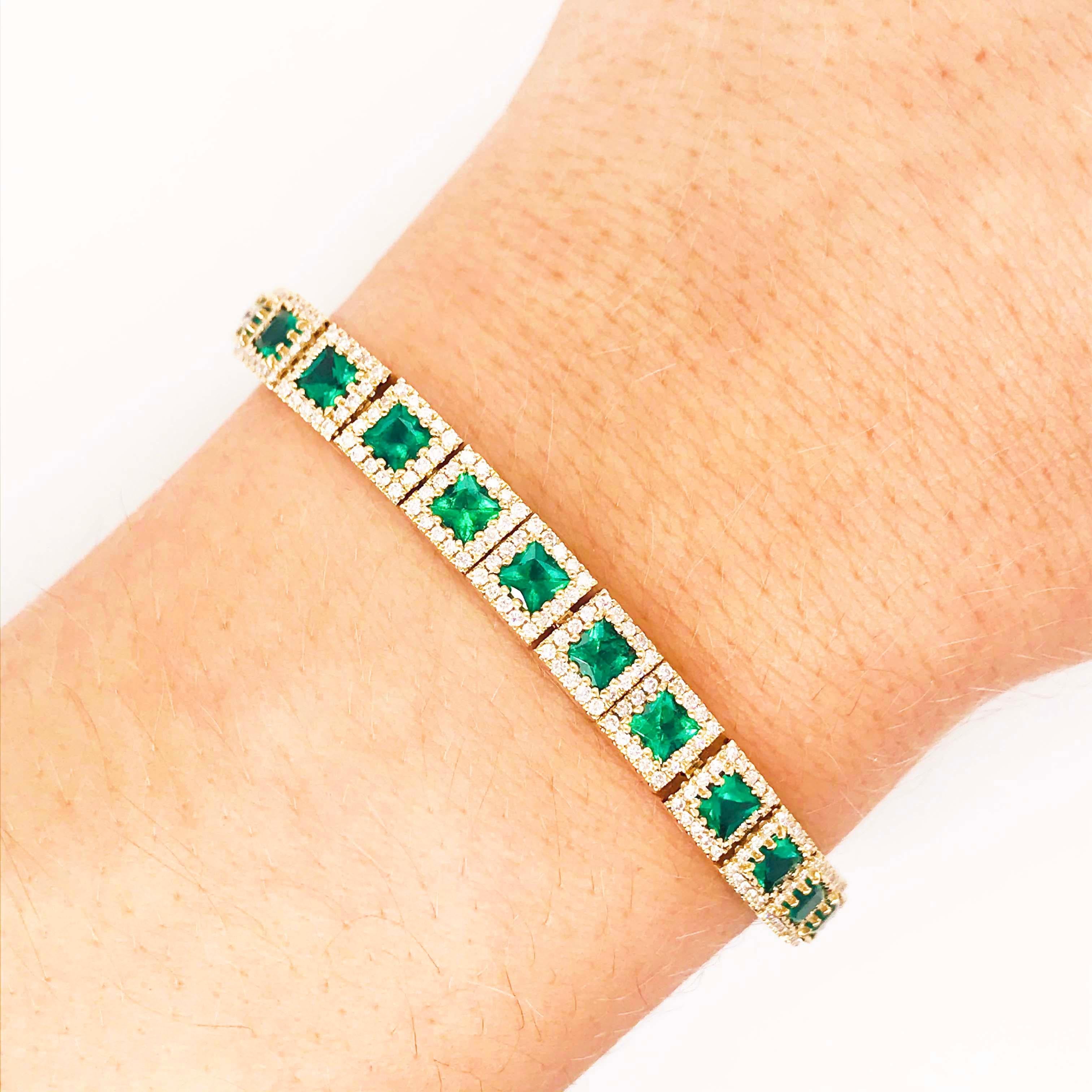 7 Karat Smaragd und Diamant Halo Tennis-Armband 14 Karat Gold Quadratische Smaragde (Zeitgenössisch)