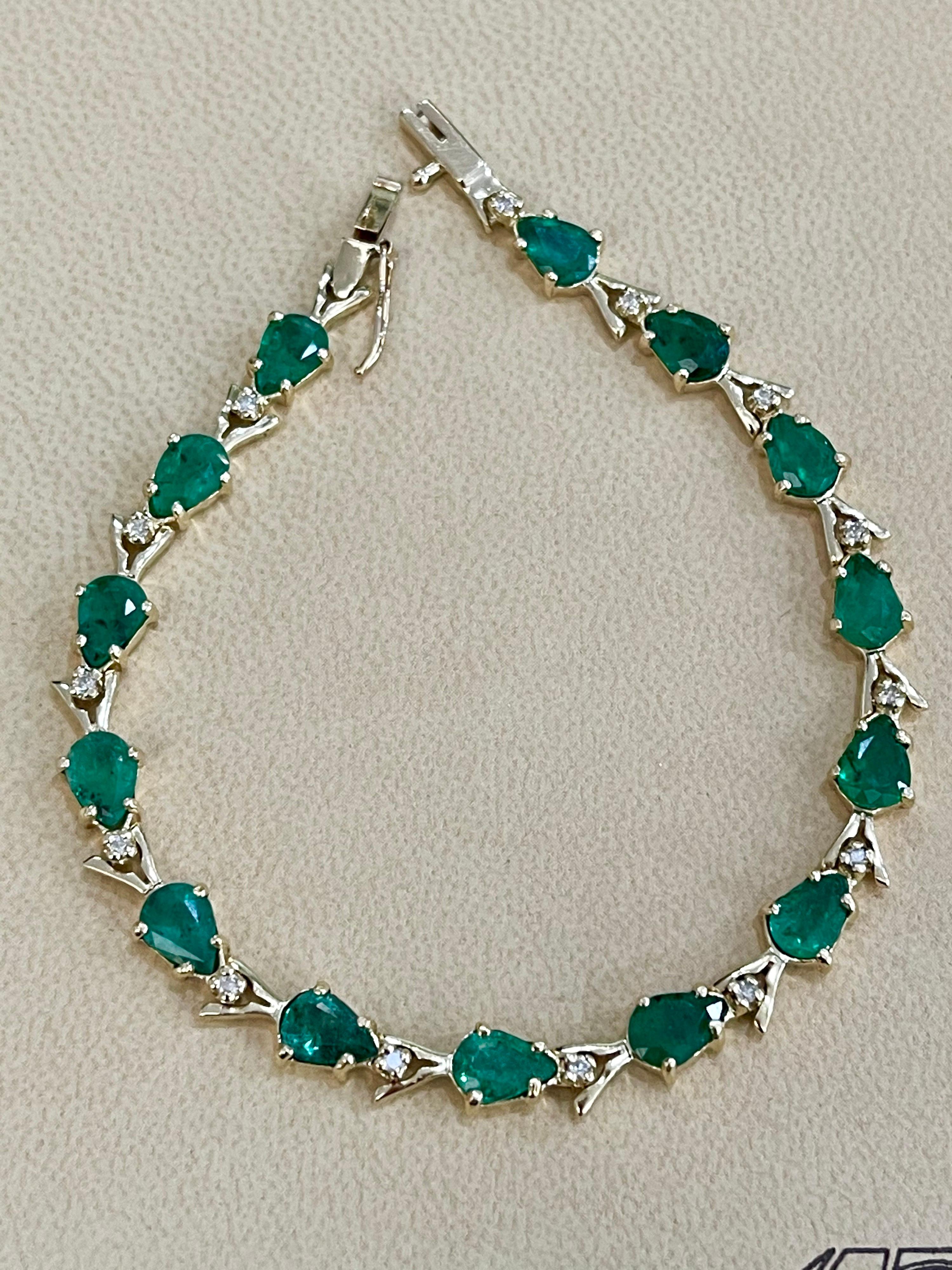 Pear Cut 7 Carat Natural Brazil Emerald and Diamond Tennis Bracelet 14 Karat Yellow Gold For Sale