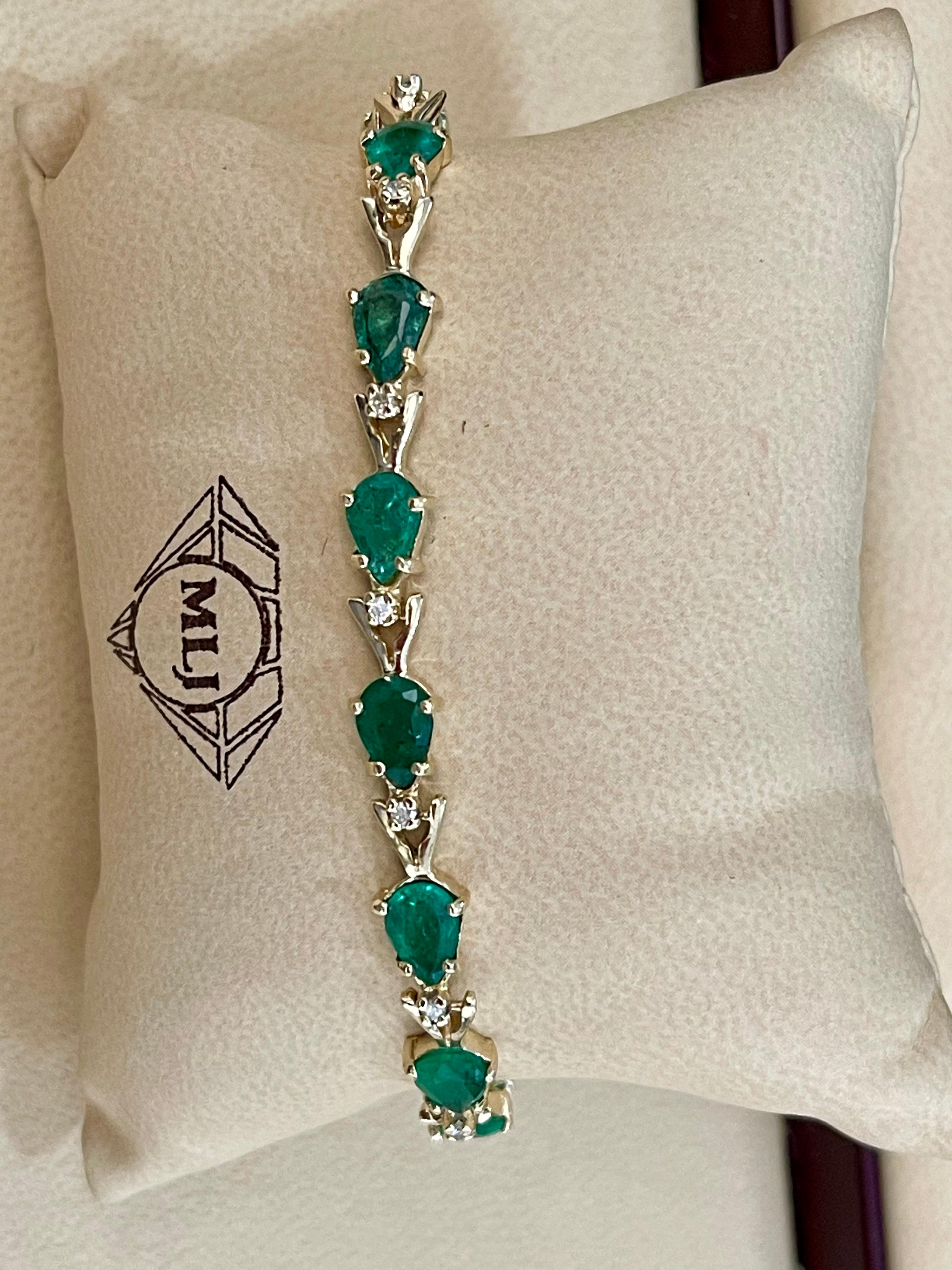 7 Carat Natural Brazil Emerald and Diamond Tennis Bracelet 14 Karat Yellow Gold For Sale 3