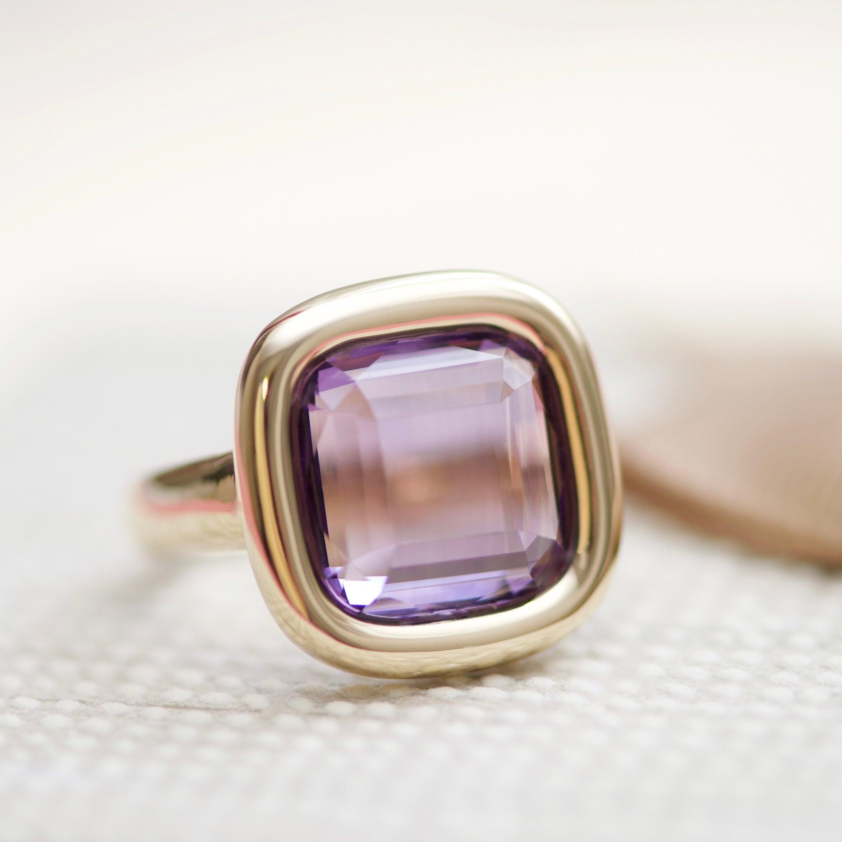 For Sale:  7 Carat Natural Brazilian Purple Amethyst 14 Karat Yellow Gold Ring 3