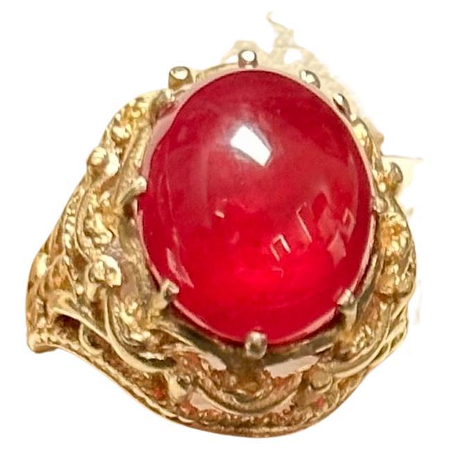 7 Karat Oval geschliffener natürlicher rosa Turmalin Cabochon 14 Karat Gelbgold Ring im Angebot