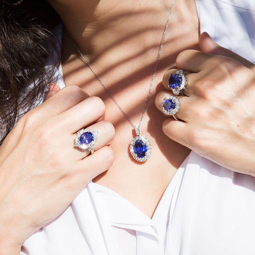 7 Carat Oval Flawless Tanzanite and 1.80 Carat Diamond Platinum Cocktail Ring In New Condition In Hamilton, AU