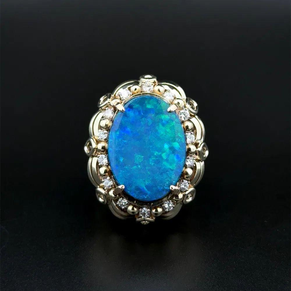 7 Karat Oval Opal und Diamant Gold Mid Century Modern 1960s Statement Ring (Gemischter Schliff) im Angebot