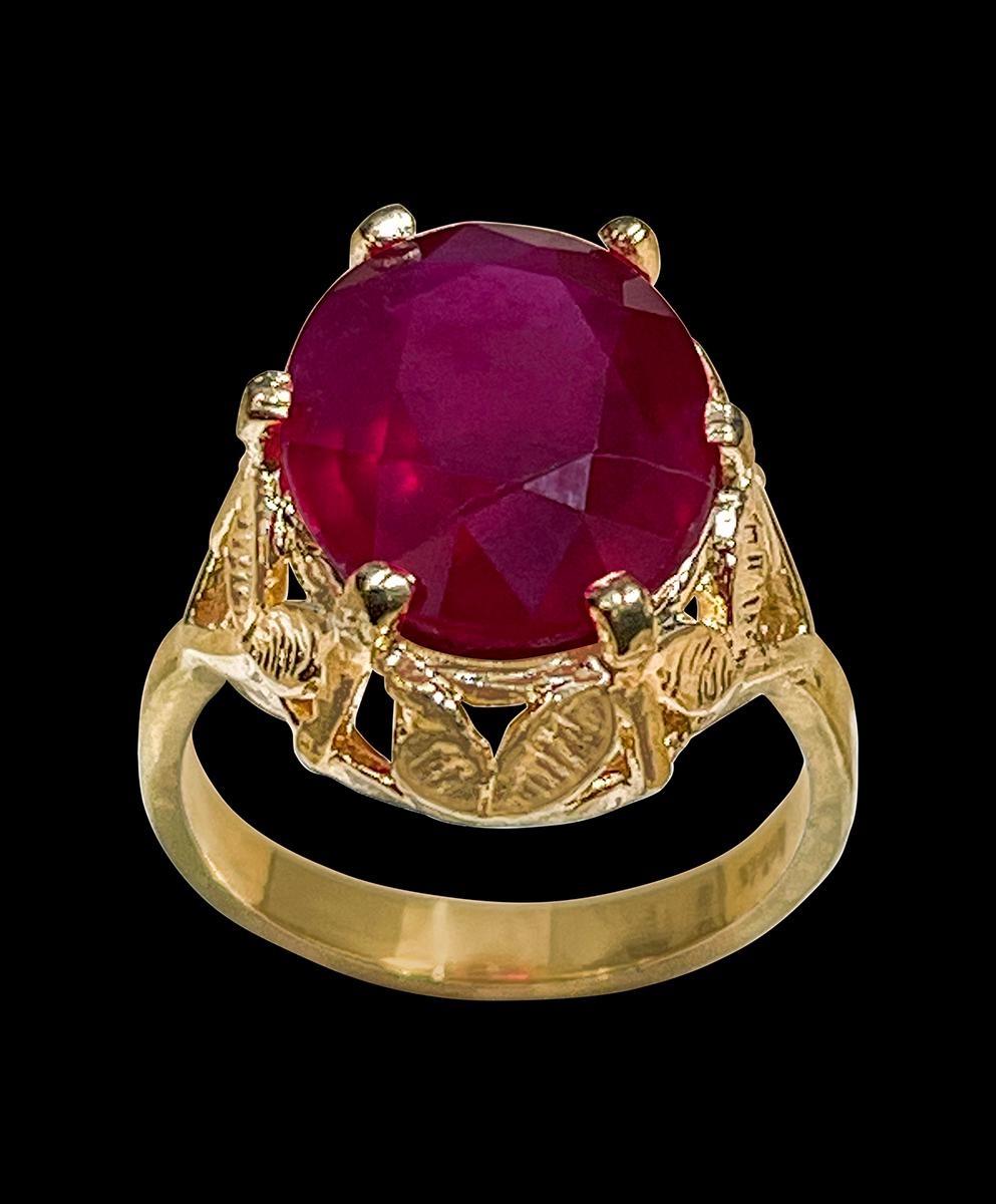 11X13  Oval  Schnitt  etwa 6,5 Karat behandelter Rubin  14 Karat Gelbgold Ring Größe 5.5
Es ist ein behandelter Rubin
 zinkenbesatz
14 Karat Gelbgold: 5,7 Gramm
Ringgröße 6 (kann kostenlos geändert werden)
Einfacher Ring für das Volk  die kein