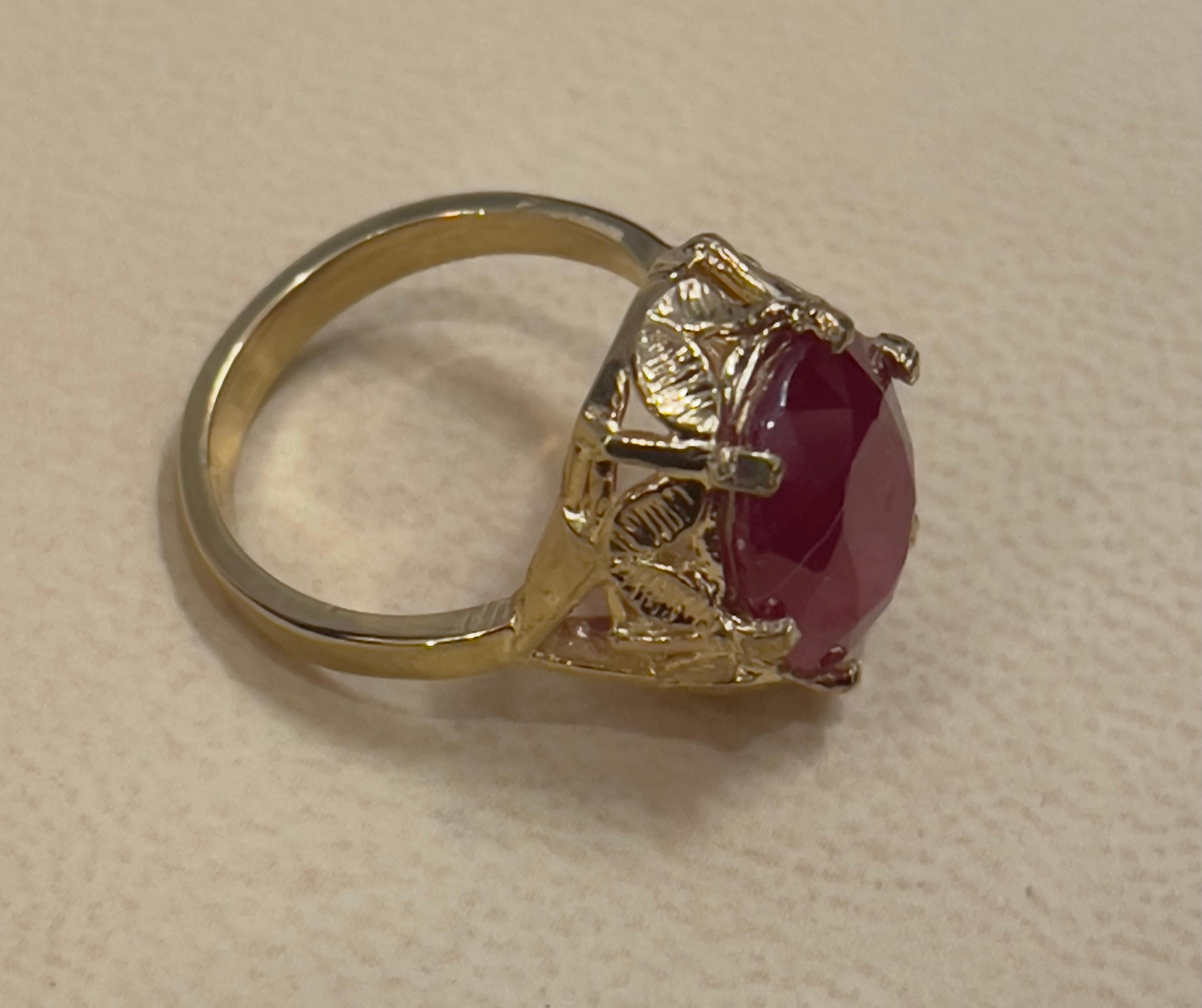 7 Karat Ovalförmiger behandelter Rubin 14 Karat Gelbgold Ring 4