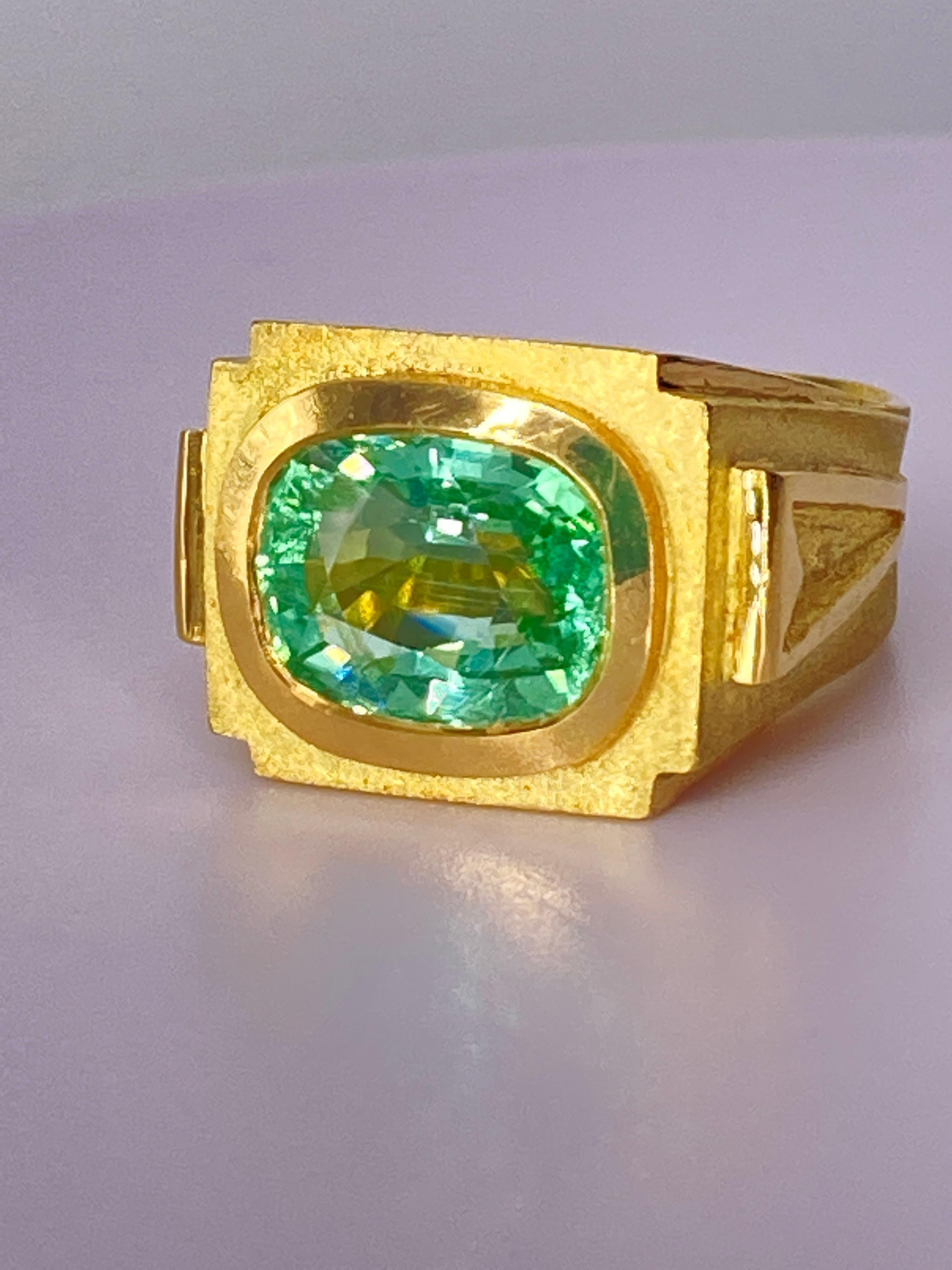 7 Carat Paraiba Tourmaline Ring 18 kt Yellow Gold In New Condition For Sale In Los Angeles, CA