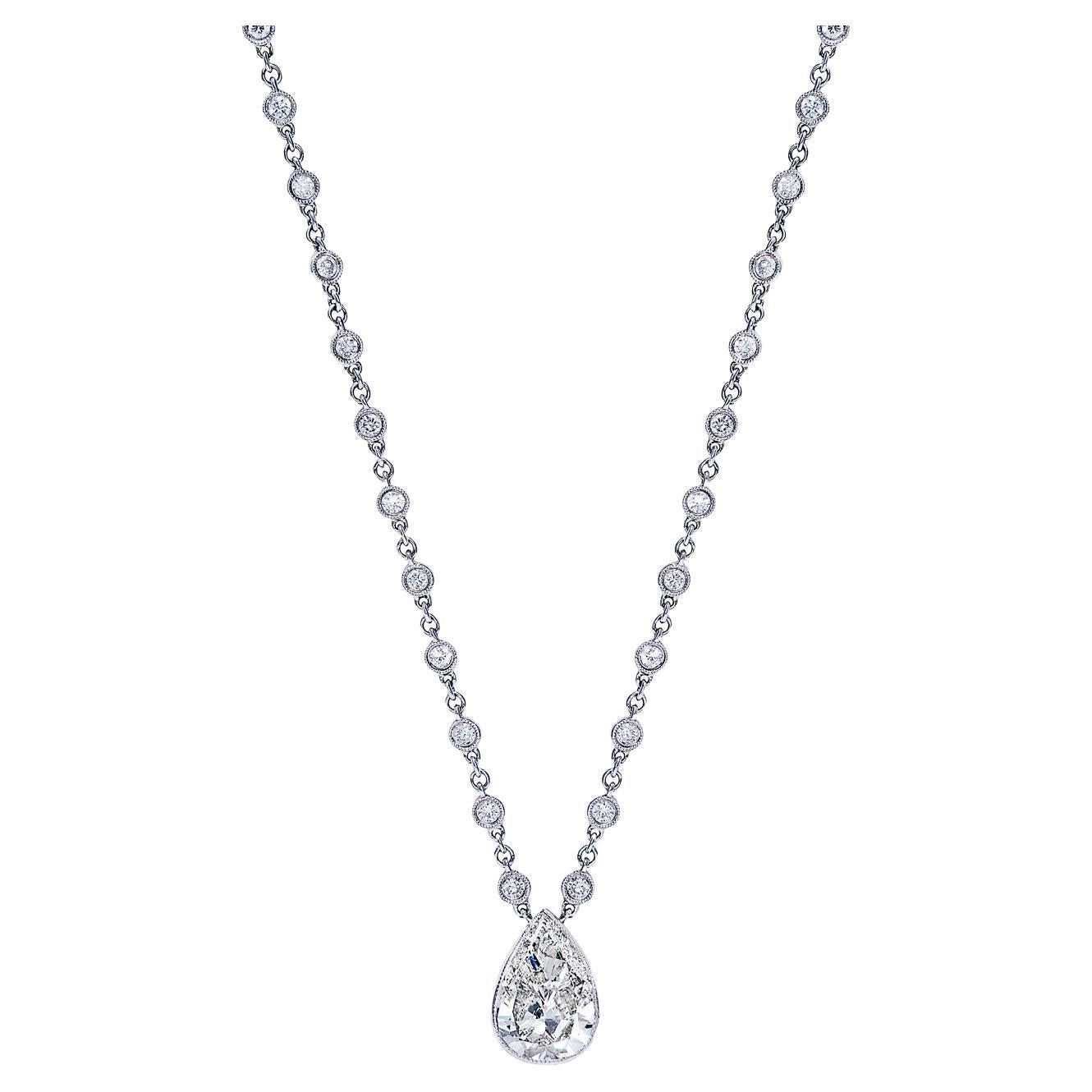 Pendentif en forme de poire de 7 carats sur collier certifié H SI1 avec diamants en vente