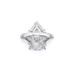7 Carat Pear Statement Brilliant White / J color VS 14K Gold Radiant Elegance