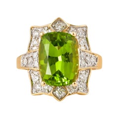 7 Karat Peridot und Diamant-Ring aus 18 Karat Gelbgold