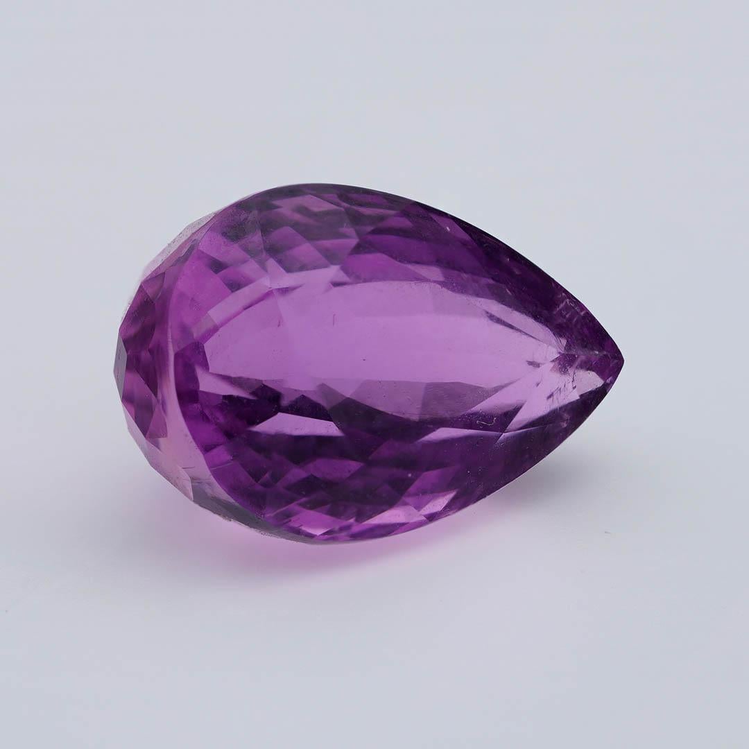 7 Carat Purple Tourmaline From Mozambique Corte pera en venta