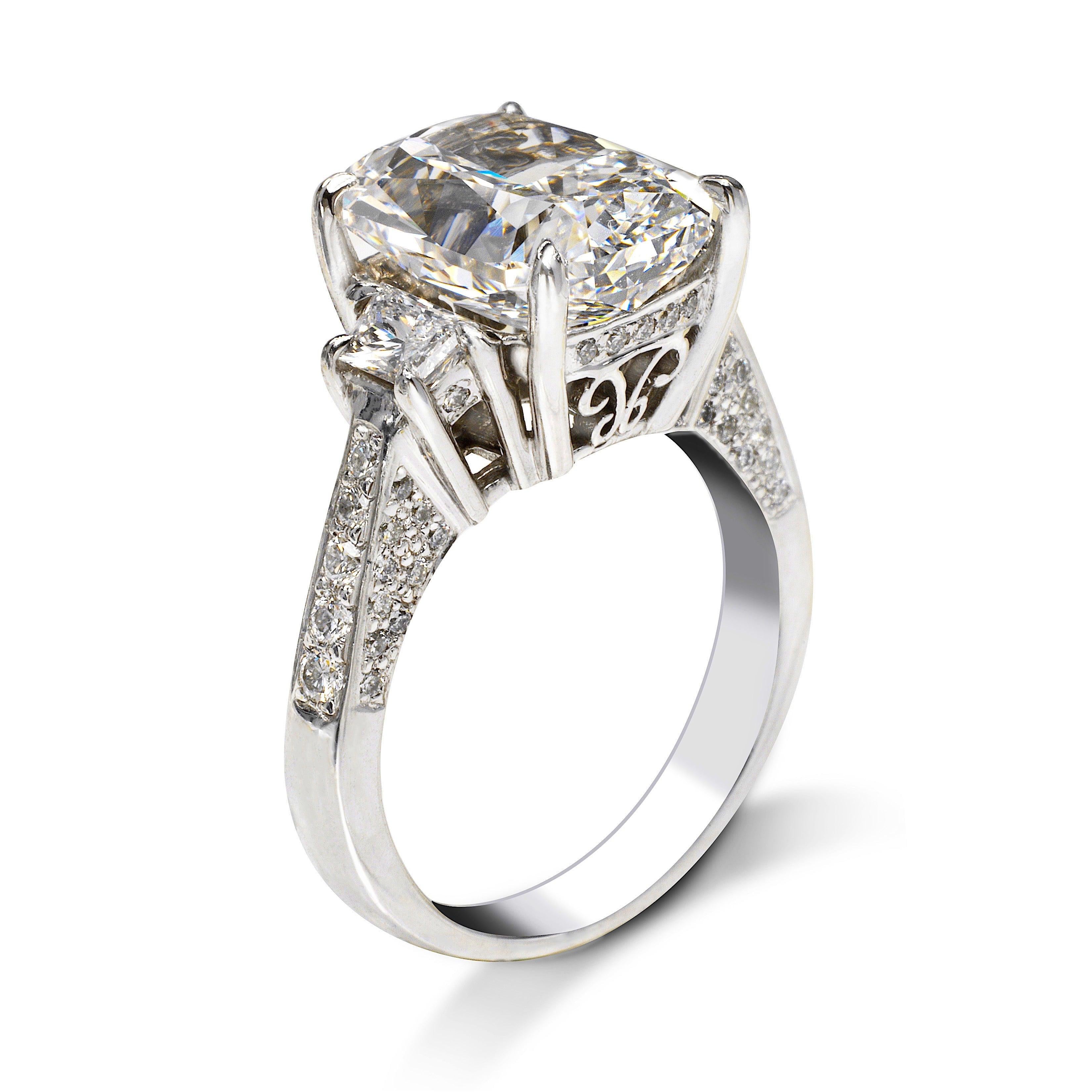 Taille radiant Bague de fiançailles avec diamant taille radiant de 7 carats certifié GIA, F VVS1 en vente