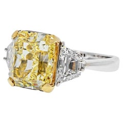 7 Carat Radiant Statement Fancy Yellow VS2  Rare Fancy-Color  Diamond Ring