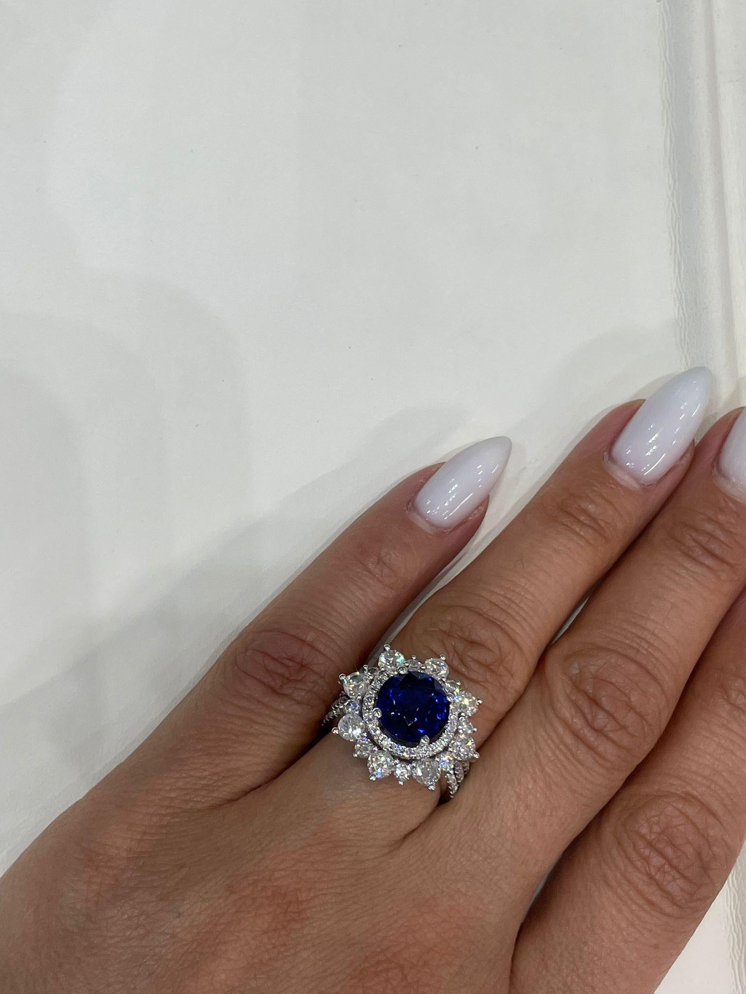 7 Carat Round Brilliant Blue Sapphire Ring Certified In New Condition For Sale In New York, NY