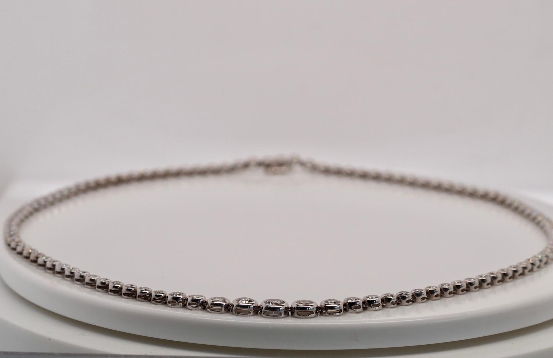 7 Karat runder Brillant-Diamant-Tennis-Halskette (Moderne) im Angebot