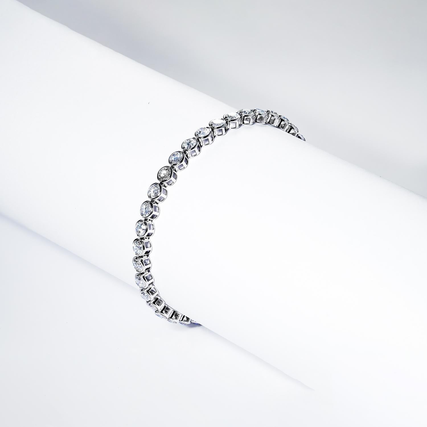 Round Cut 7 Carat Round Brilliant Single Row Diamond Tennis Bracelet Certified For Sale