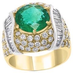 Used 7 Carat Round Colombian Emerald and Diamond 18 Karat Gold Ring, Estate, Unisex