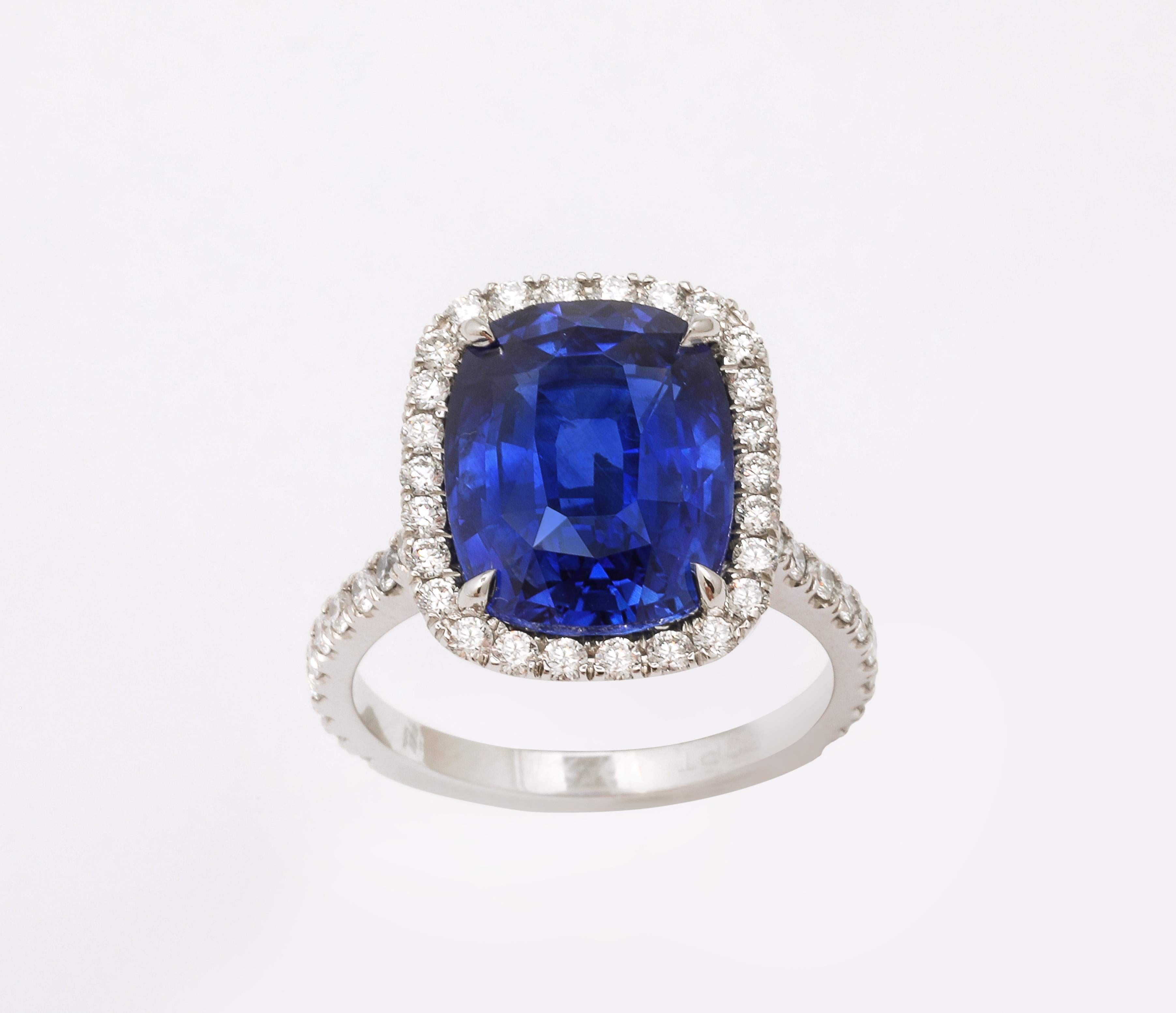 7 carat Vivid Blue Sapphire Ring For Sale 4