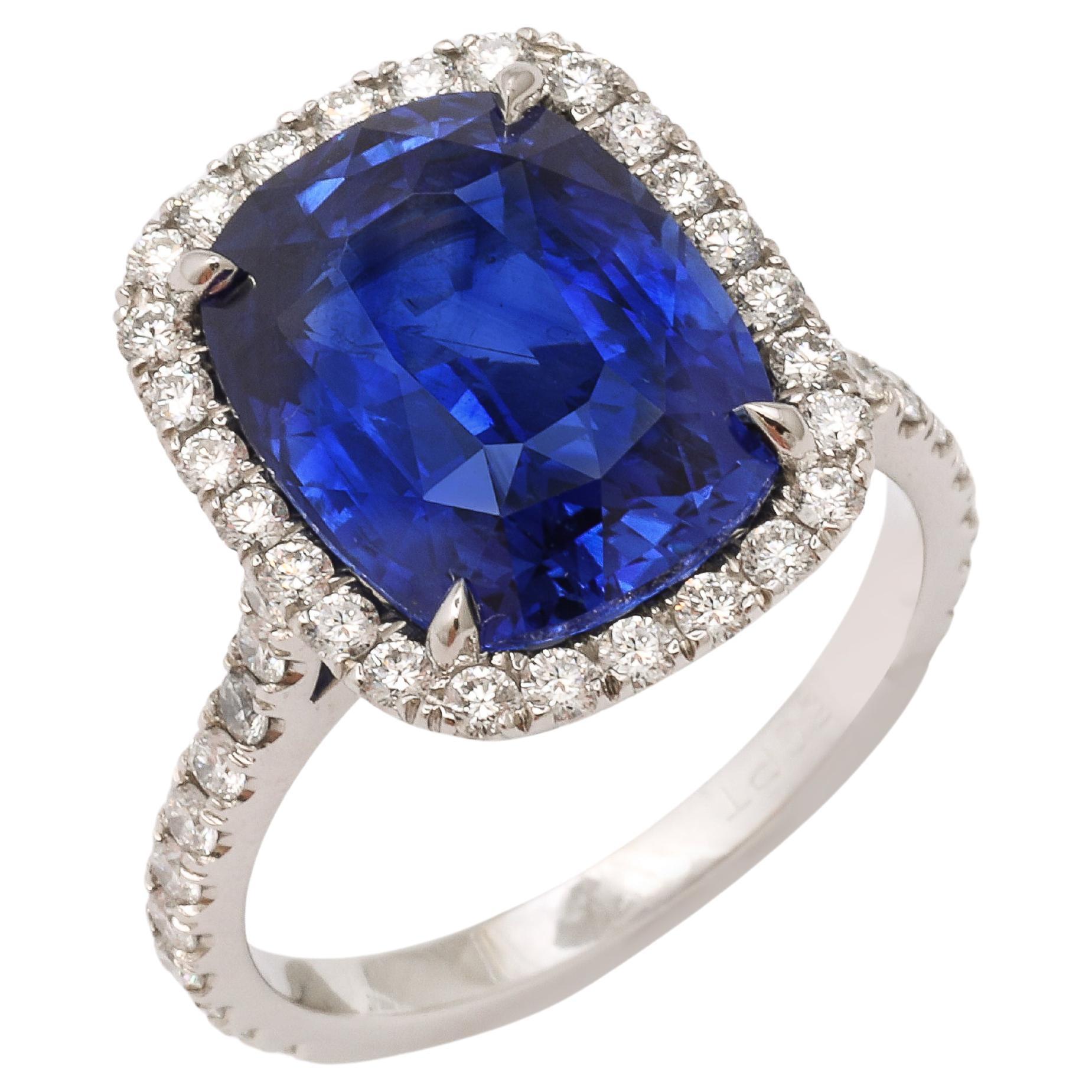 7 Karat Vivid Blue Sapphire Ring im Angebot