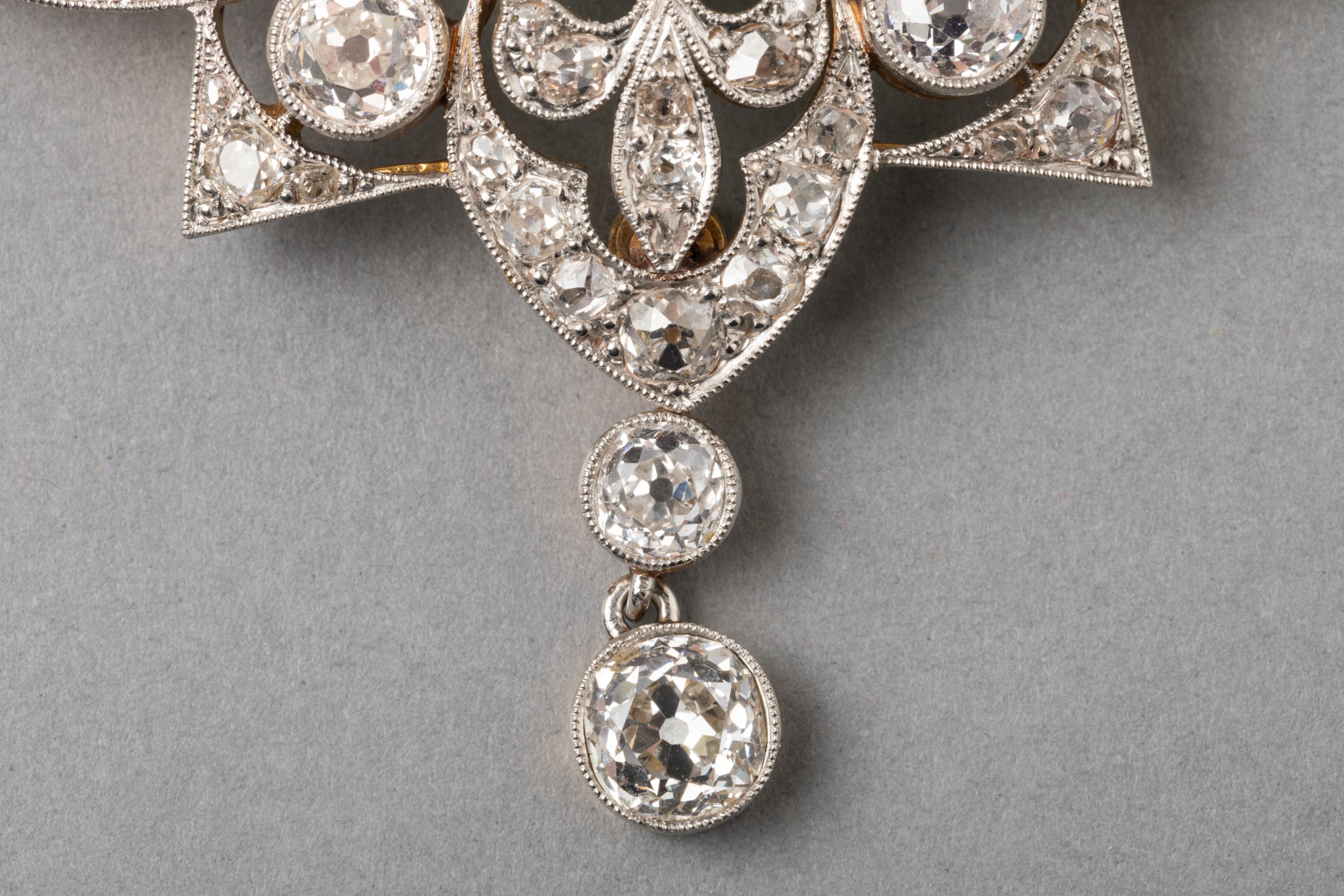 Women's 7 Carat Diamonds and 4.60 Carat Colombian Antique Belle Époque Necklace