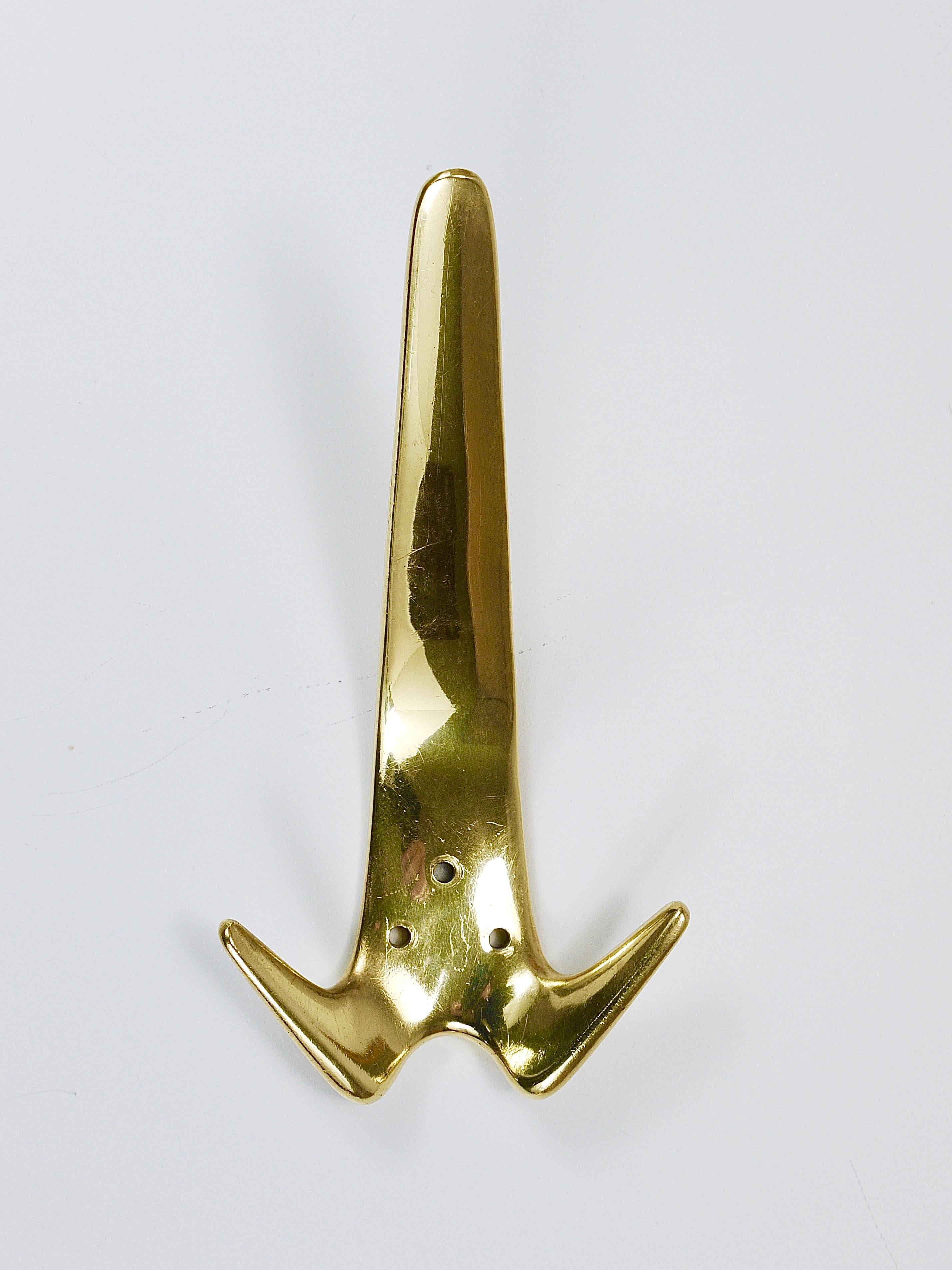 Mid-Century moderno 6 ganci da parete in ottone vintage Carl Aubock #4056, Austria, anni '50 in vendita