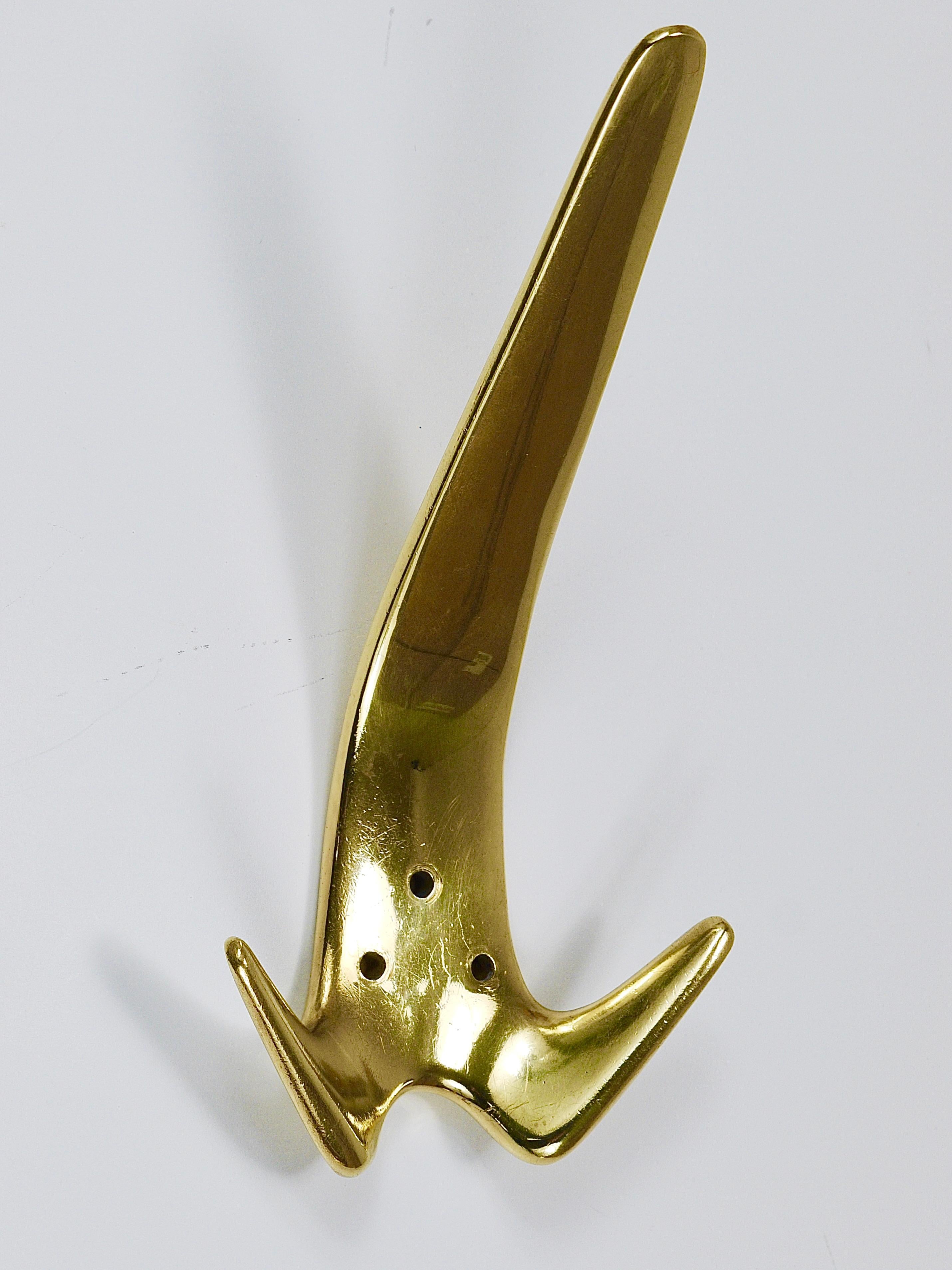 Lucidato 6 ganci da parete in ottone vintage Carl Aubock #4056, Austria, anni '50 in vendita