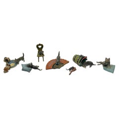 7 Katzen, Kätzchen, Maus – Österreichische, kaltbemalte Bronzeskulptur im Wiener Bronzestil von Bergmann