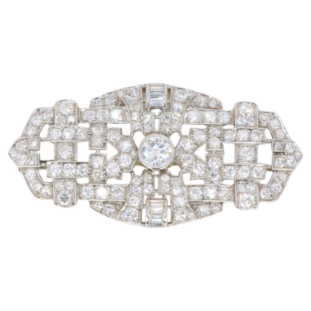7 ct Art Deco diamond brooch