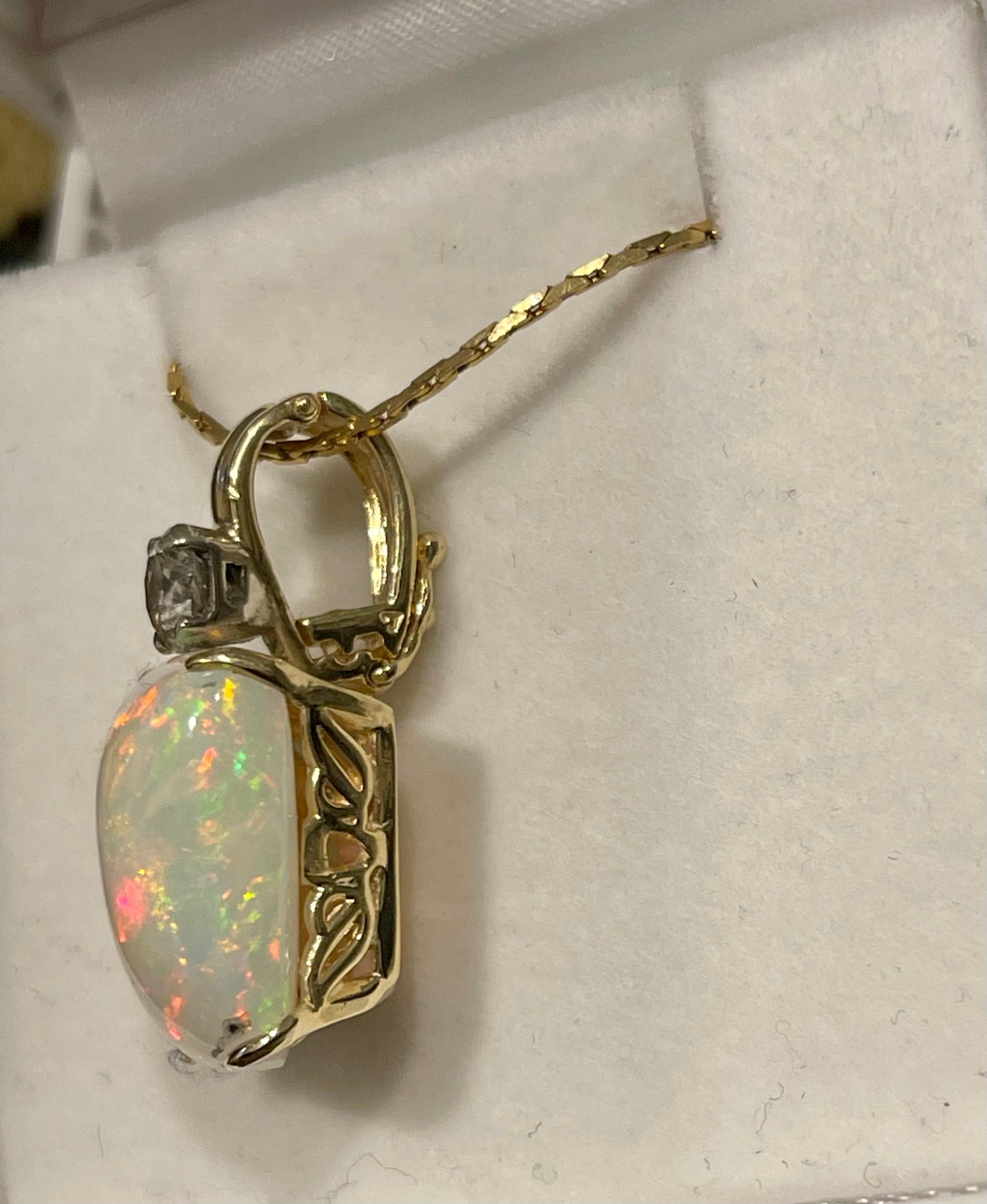 7 Ct Ethiopian Opal & Diamond Pendant / Necklace 14 Karat + 14 Kt Gold Chain For Sale 3