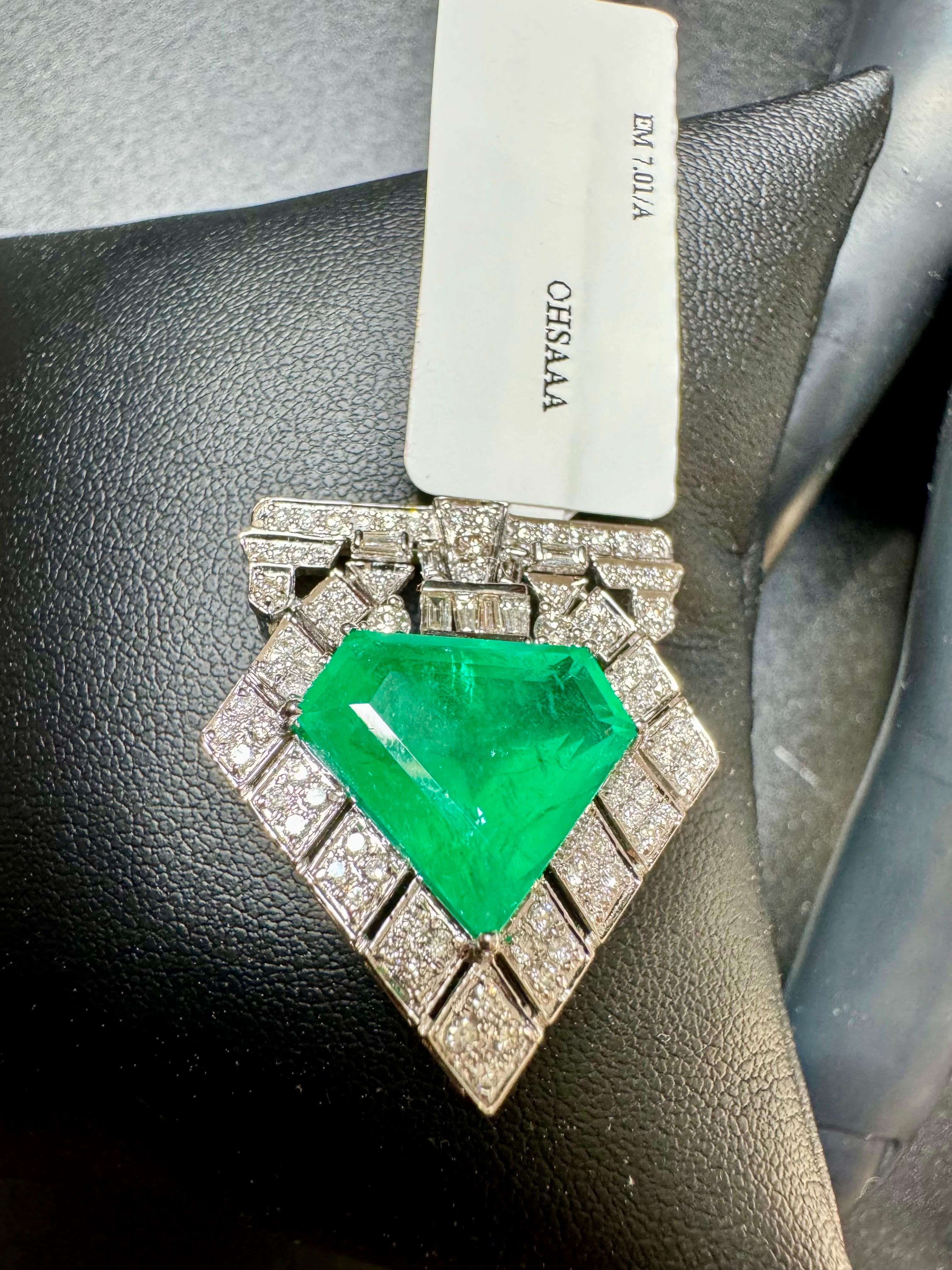 7 Ct Natural Emerald  1 Ct Brilliant cut Diamond Brooch /Pin 18 Kt  White Gold For Sale 5