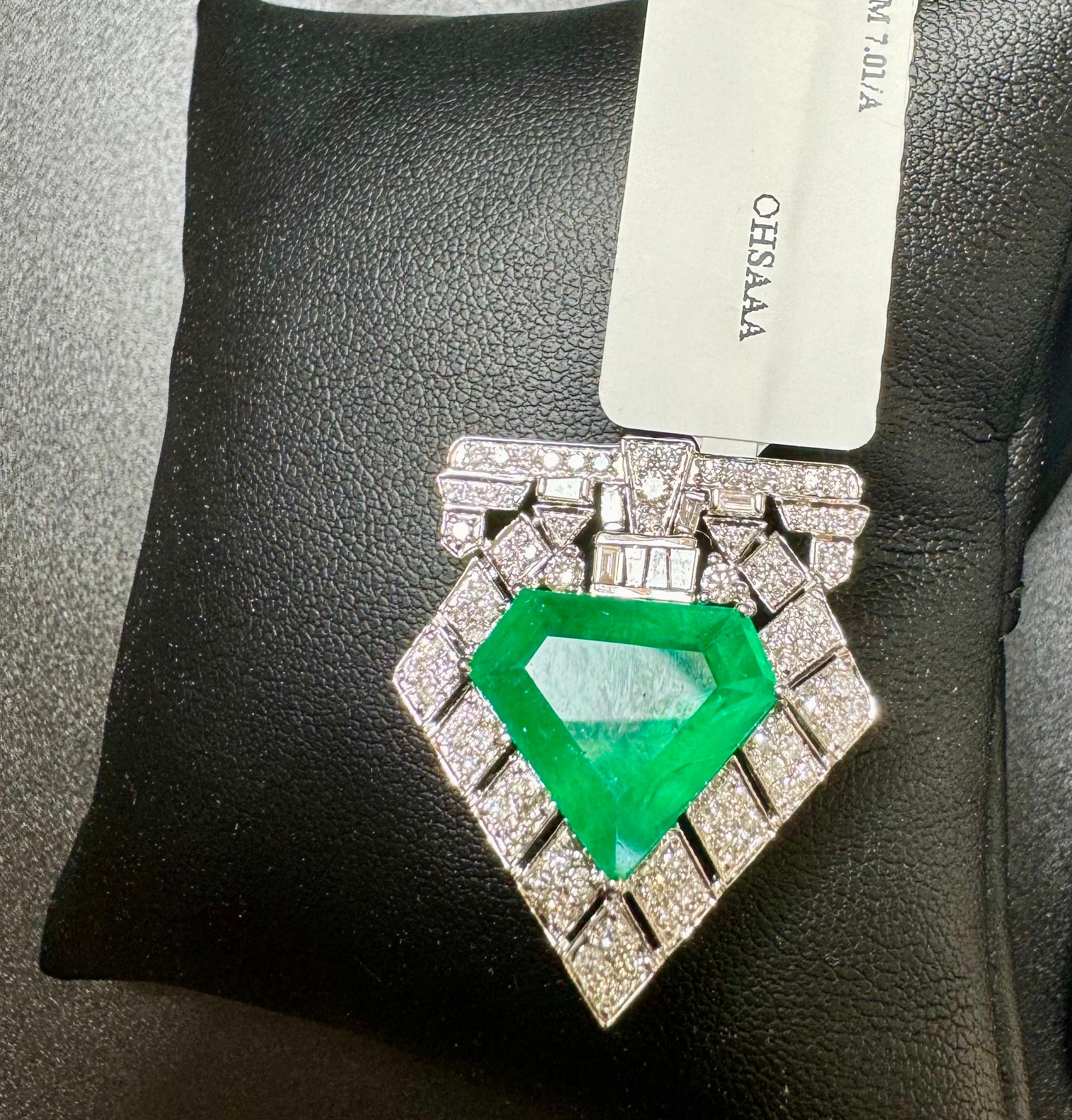 7 Ct Natural Emerald  1 Ct Brilliant cut Diamond Brooch /Pin 18 Kt  White Gold For Sale 6