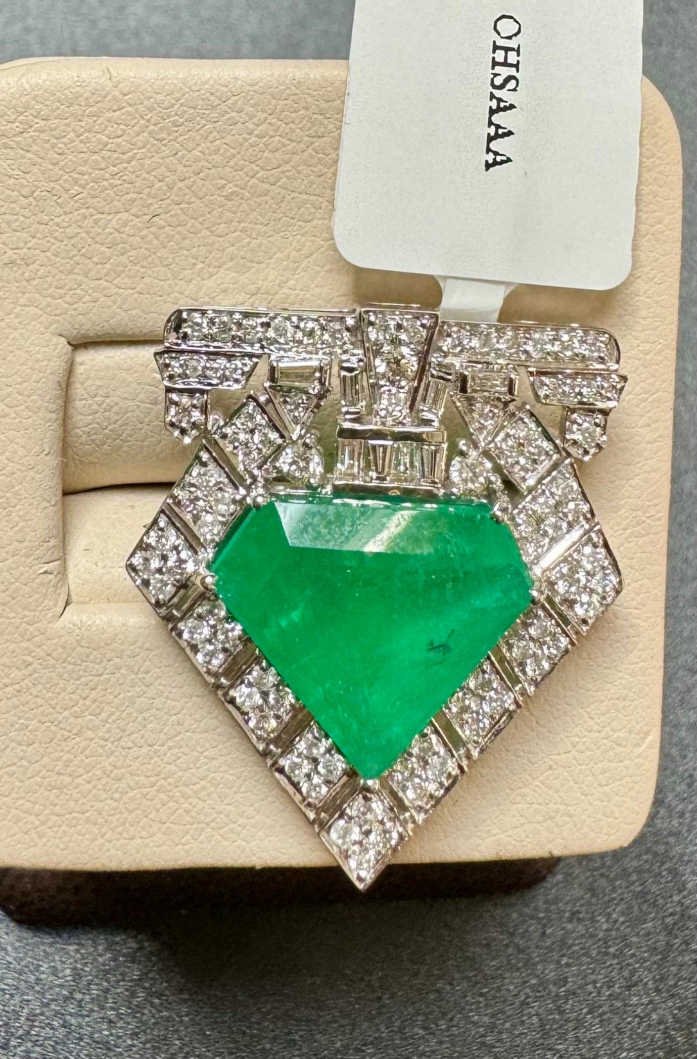 7 Ct Natural Emerald  1 Ct Brilliant cut Diamond Brooch /Pin 18 Kt  White Gold In New Condition For Sale In New York, NY