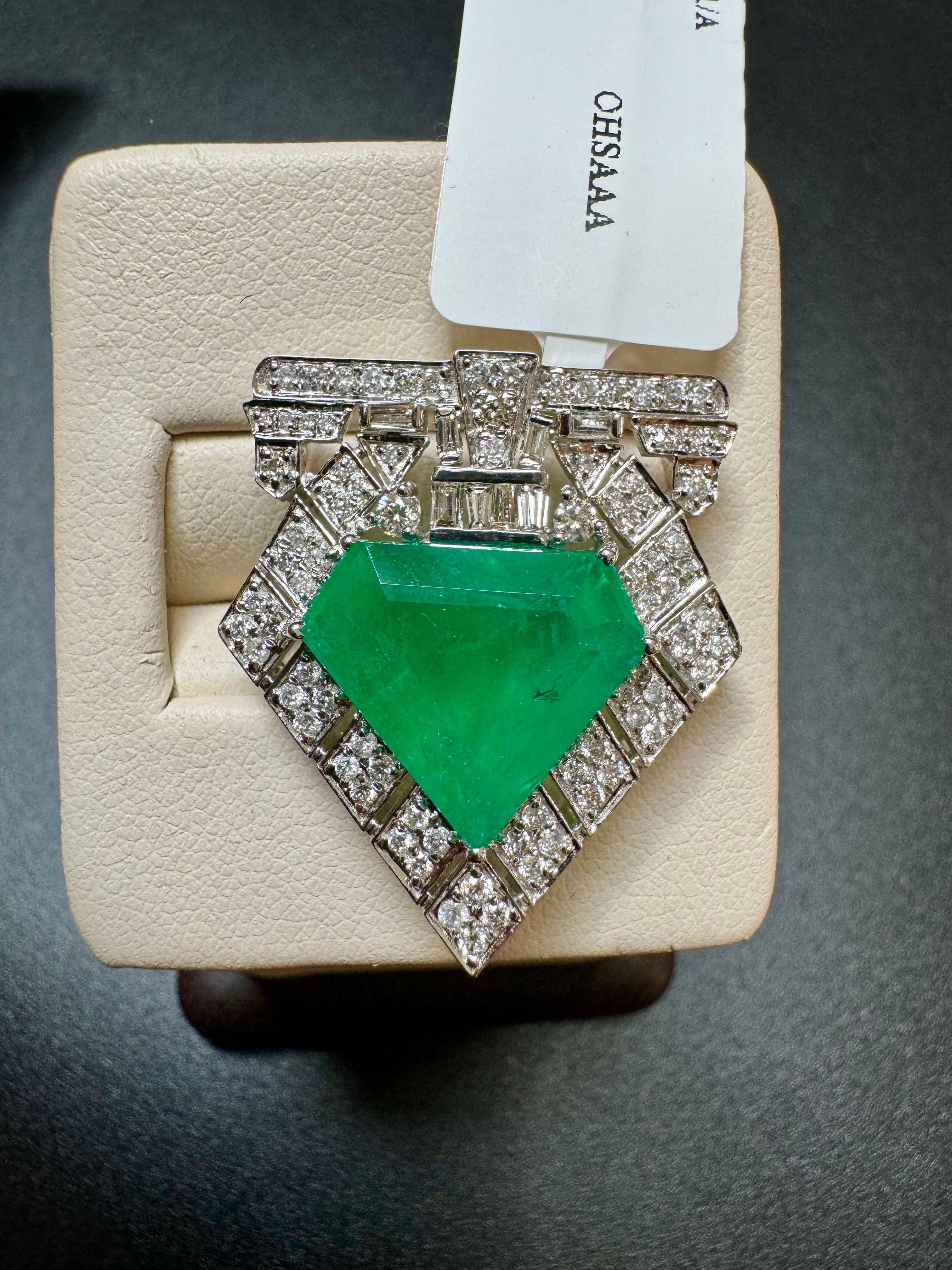 7 Ct Natural Emerald  1 Ct Brilliant cut Diamond Brooch /Pin 18 Kt  White Gold For Sale 3
