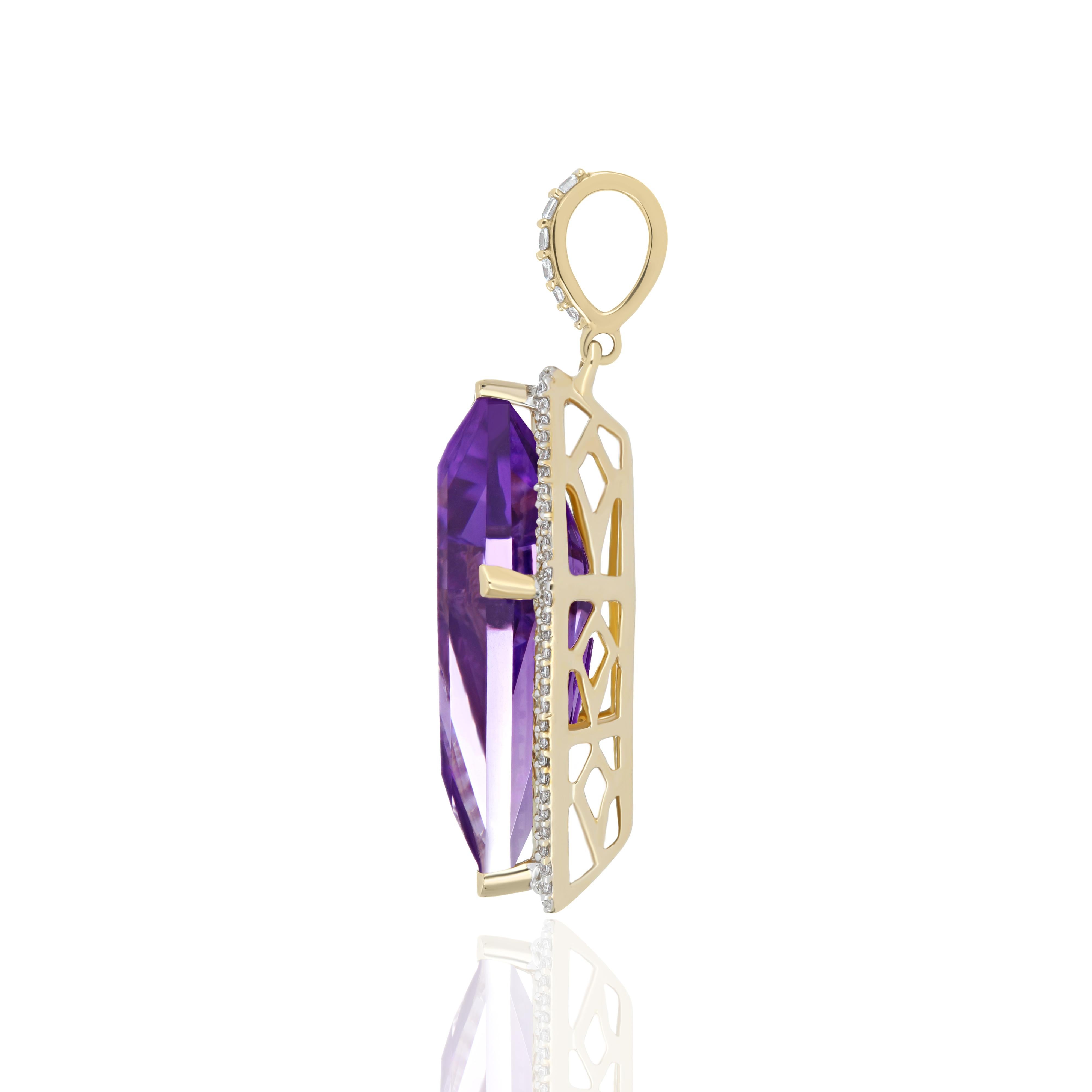 Elegant and Exquisitely Detailed 14Karat Yellow Gold Pendant studded with Amethyst in Kite Shape weighing approx. 7.03Cts and White Sapphire in Round Shape with weighing approx. 0.32Cts. Beautifully Hand-Crafted Pendant in 14 Karat Yellow Gold