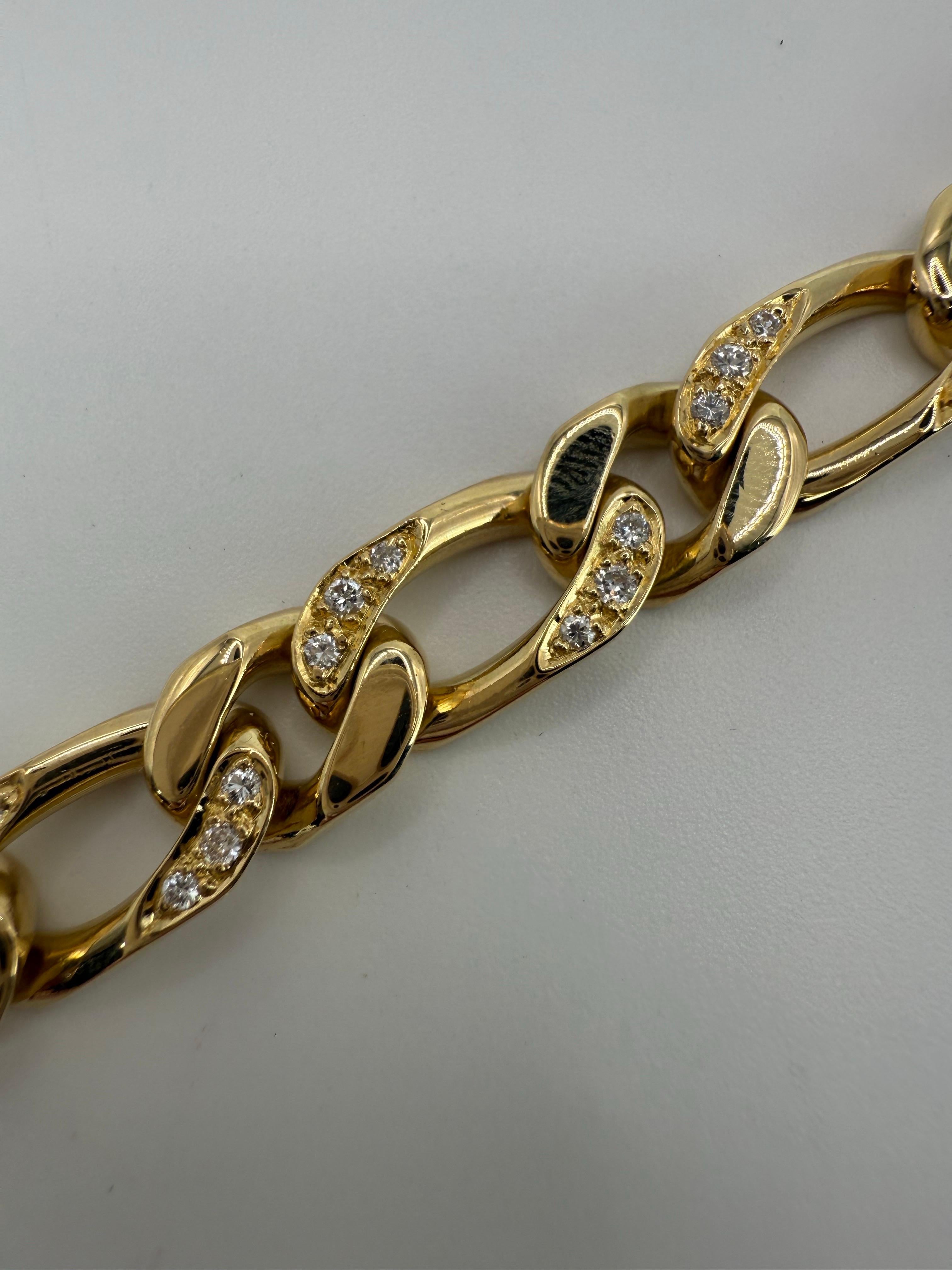 Bracciale A Link con 1 carato di diamanti di purezza SI e colore G. Bracciale lungo 7 pollici in oro 18KT. Sembra perfetto su qualsiasi mano!

QUELLO CHE TROVI PRESSO LA GIOIELLERIA STAMPAR:
Stampar Jewellers, situata nel cuore di Jupiter, in