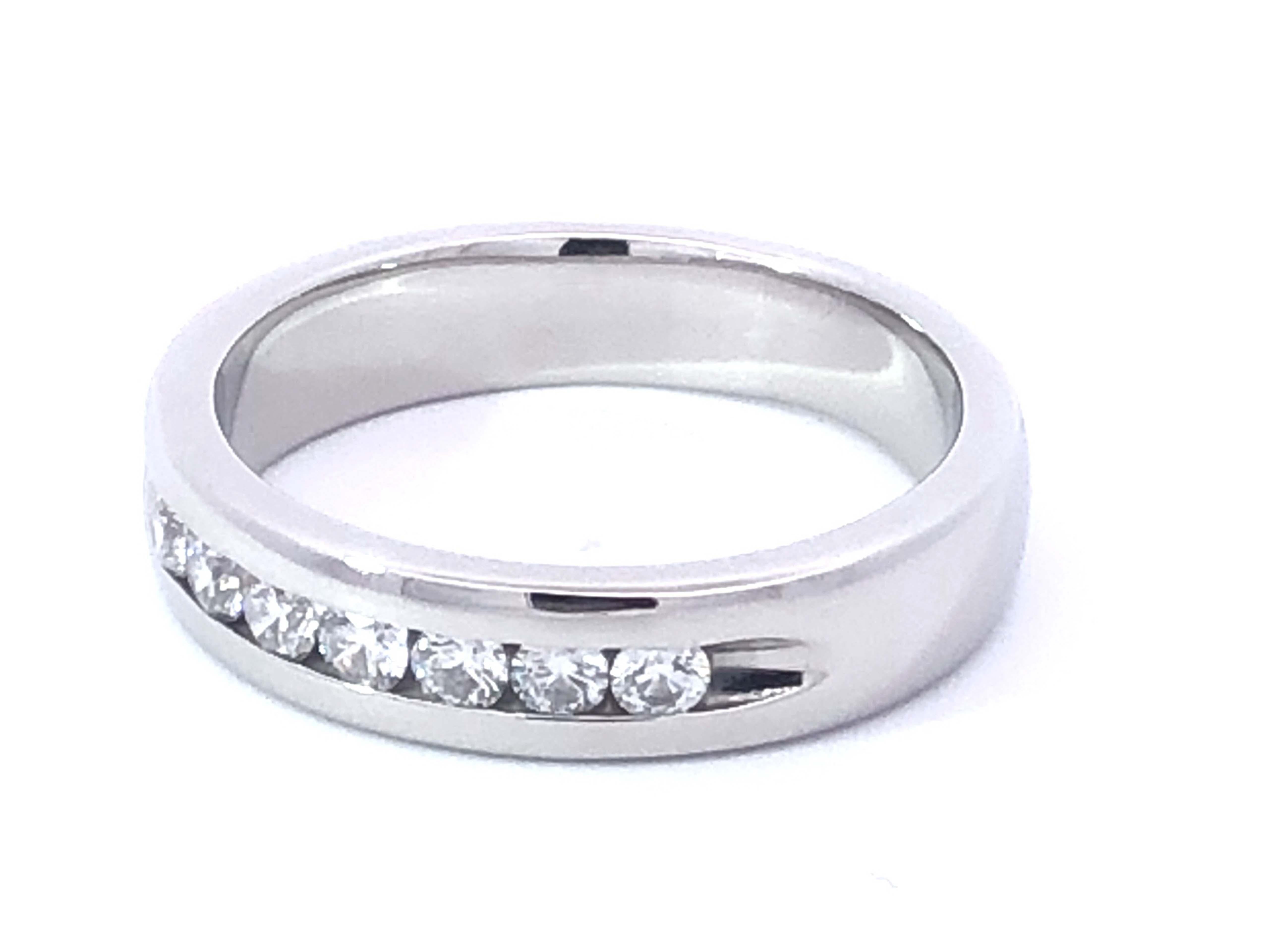 7 Diamond Channel Set Platinum Wedding Band Ring In Excellent Condition For Sale In Honolulu, HI