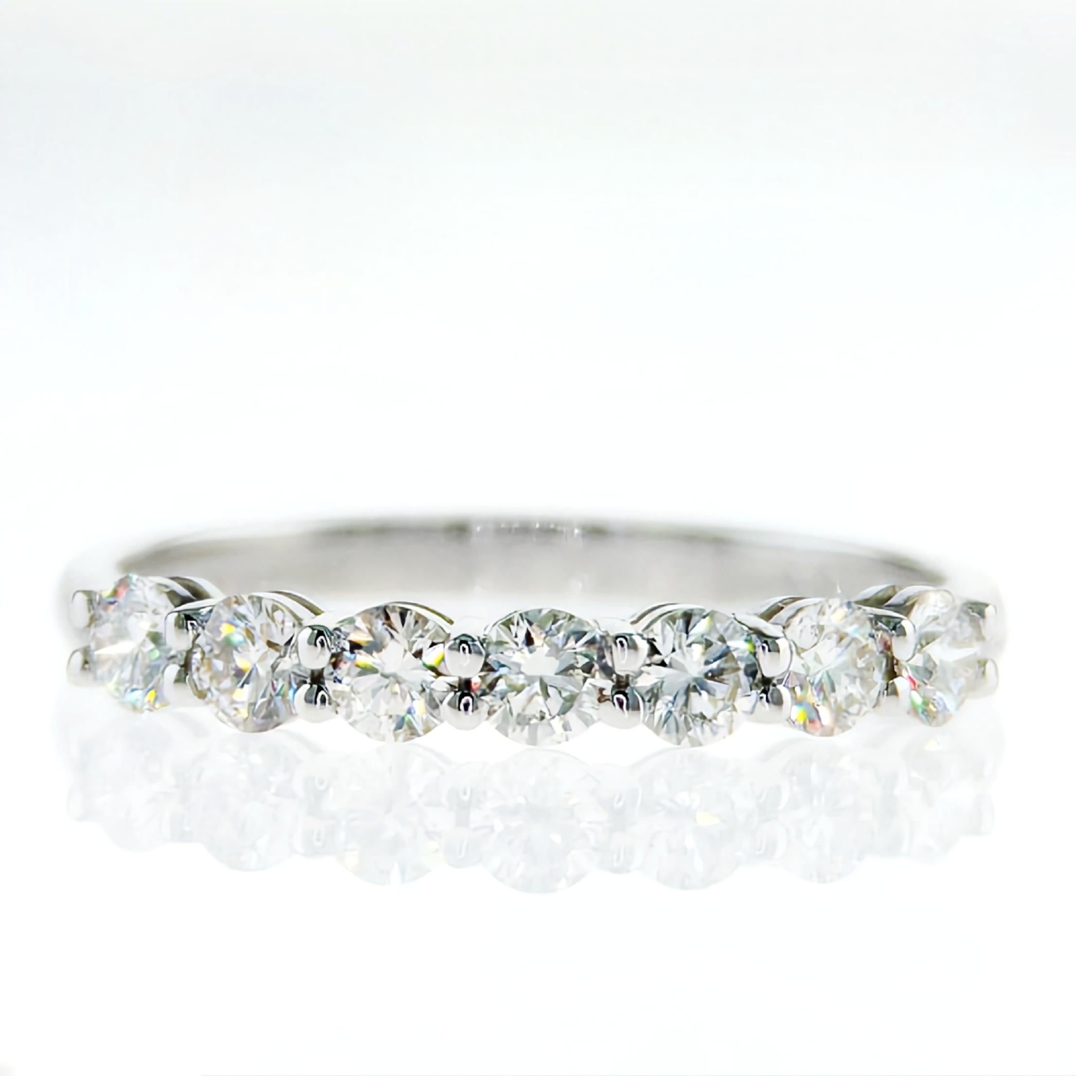 Im Angebot: 7 Diamanten-Ring () 3