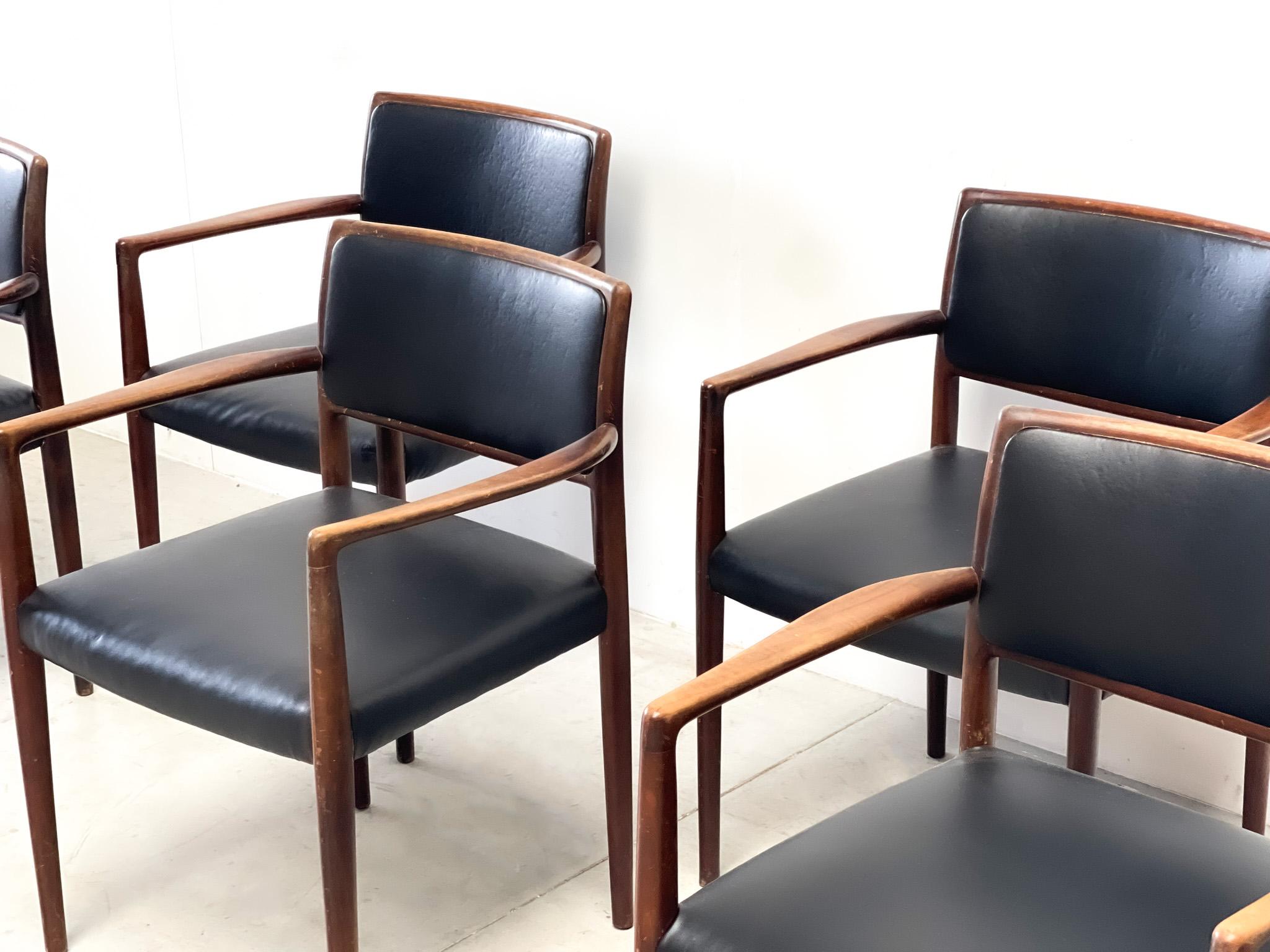 7 dining chairs attr. to Niels Moller For Sale 4