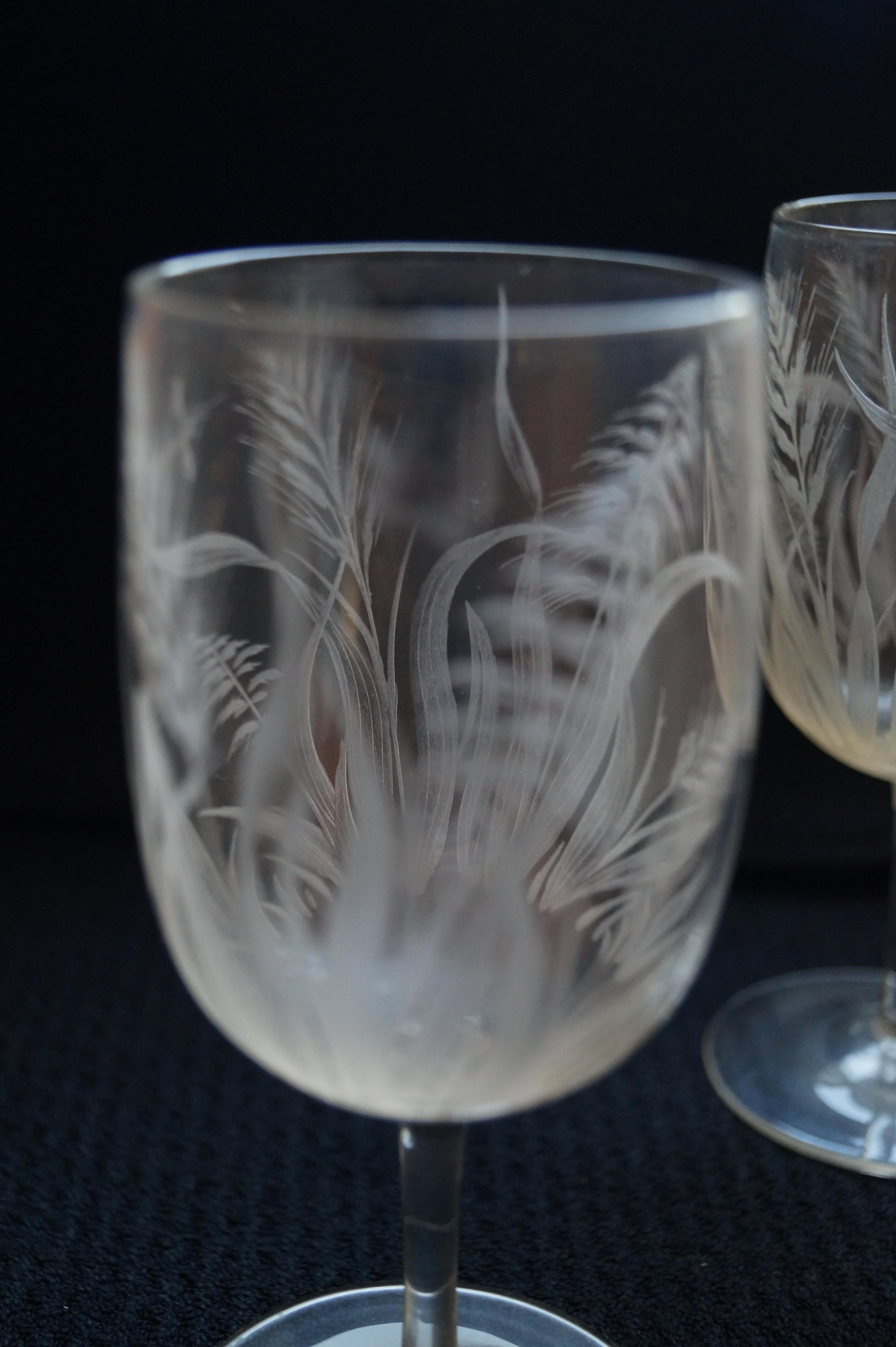 7 Elegant Boston Sandwich Glass  Bee & Wheat Stemware glasses Late 1800's In Good Condition For Sale In Wayne, NJ
