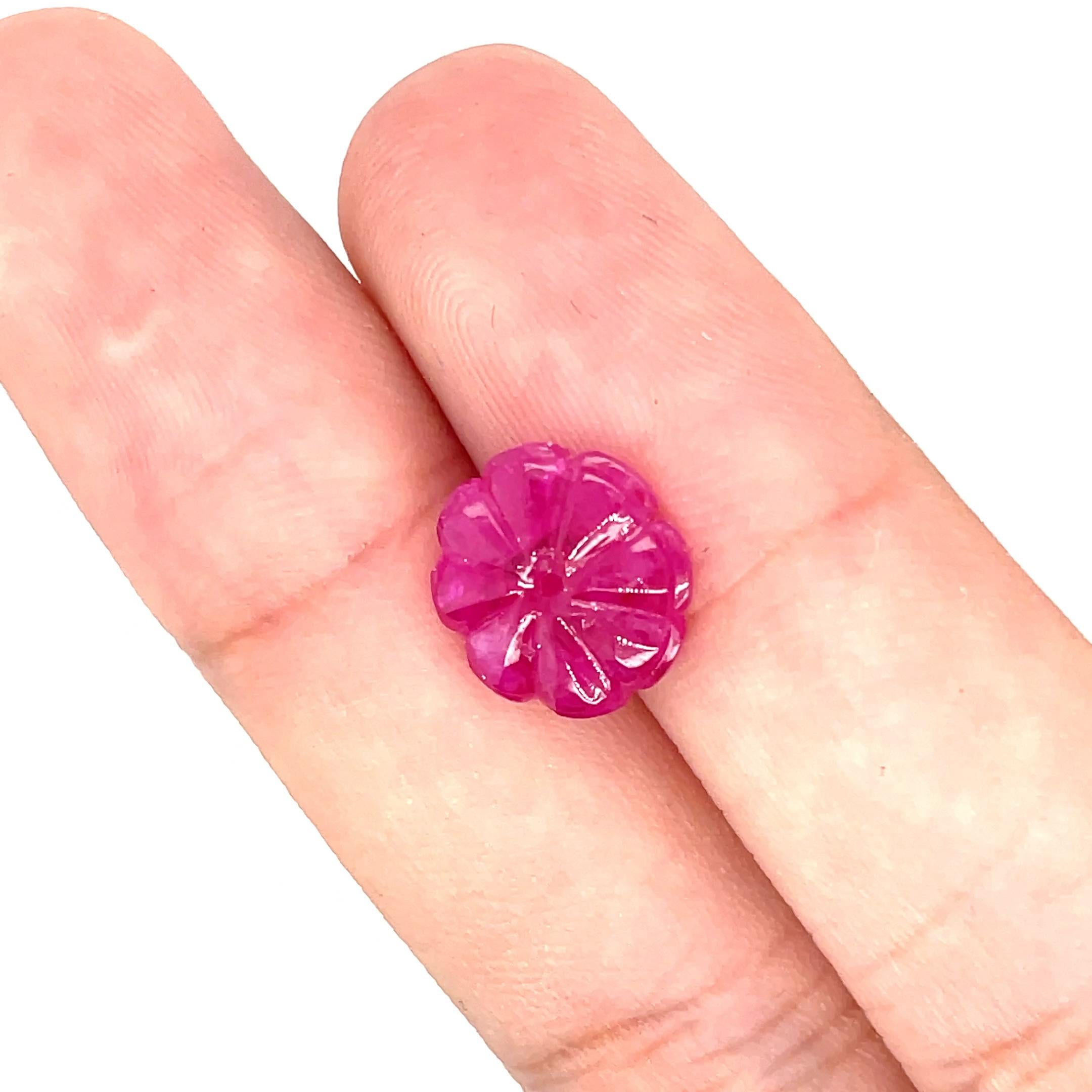 7 Flower Ruby Round Carving Cts 15.23 en vente 5