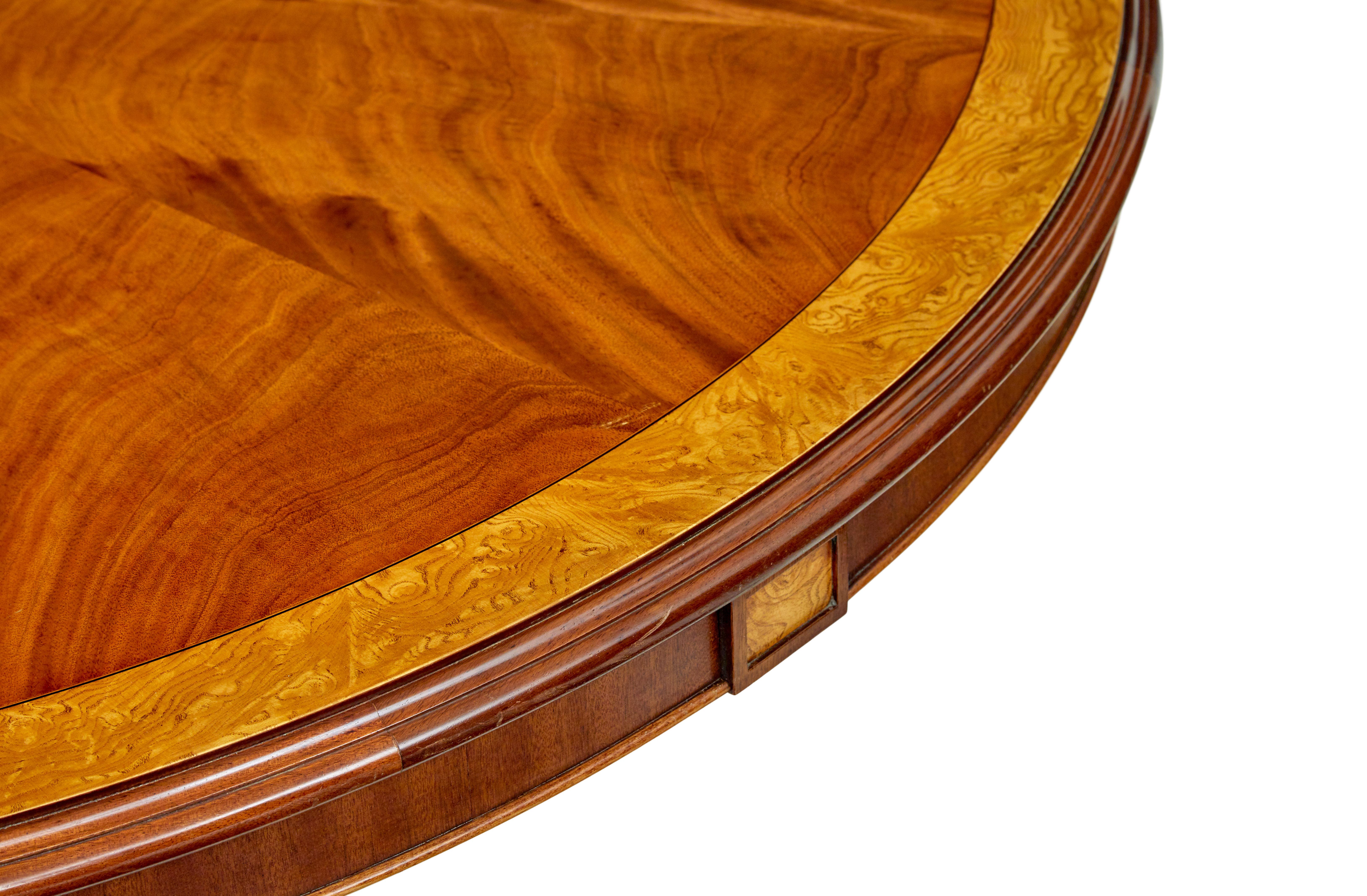 7 foot round inlaid jupe extending dining table In Good Condition For Sale In Debenham, Suffolk