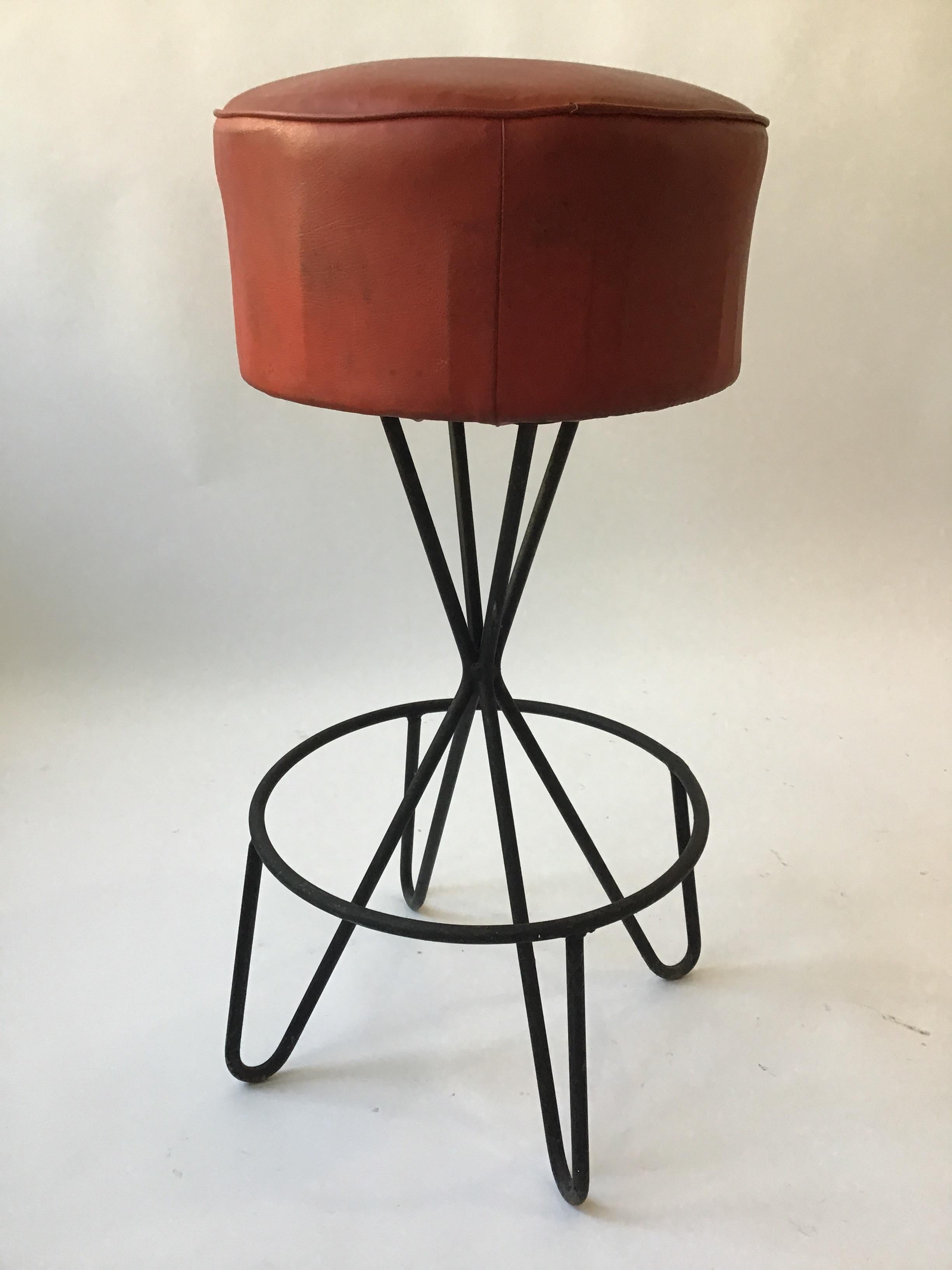 4 Frederick Weinberg 1950s Iron Bar Stools In Good Condition In Tarrytown, NY