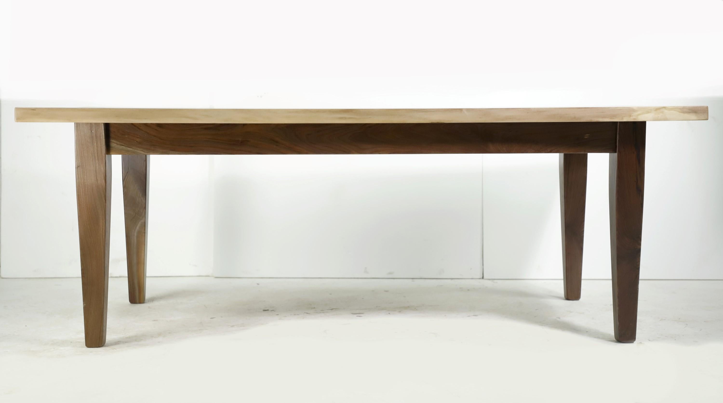 7 ft Massivholz Nussbaum Esszimmer verjüngte Beine Tisch (21. Jahrhundert und zeitgenössisch)