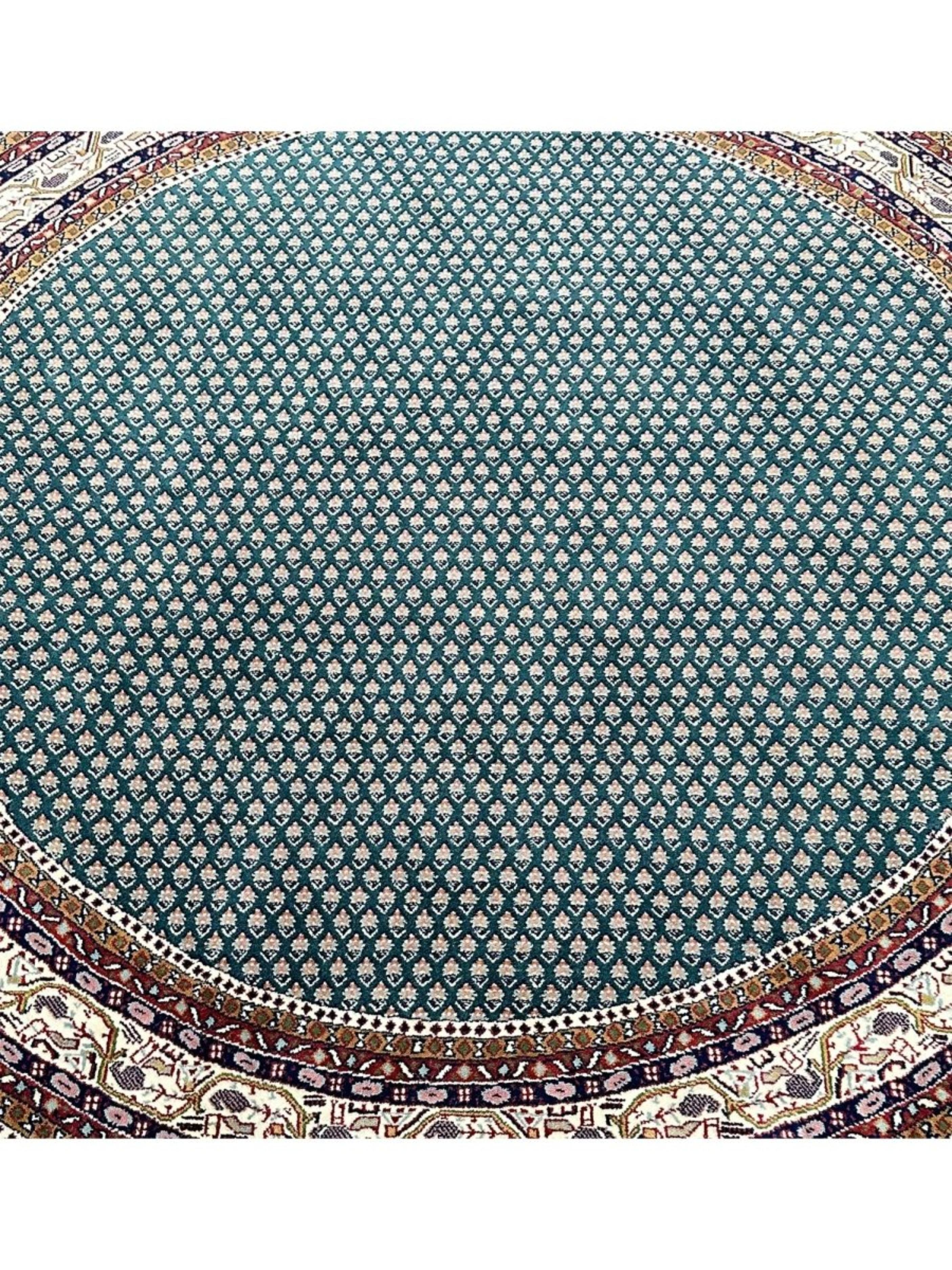 Altro 7' Hand Knotted Green and Ivory India Rug in vendita