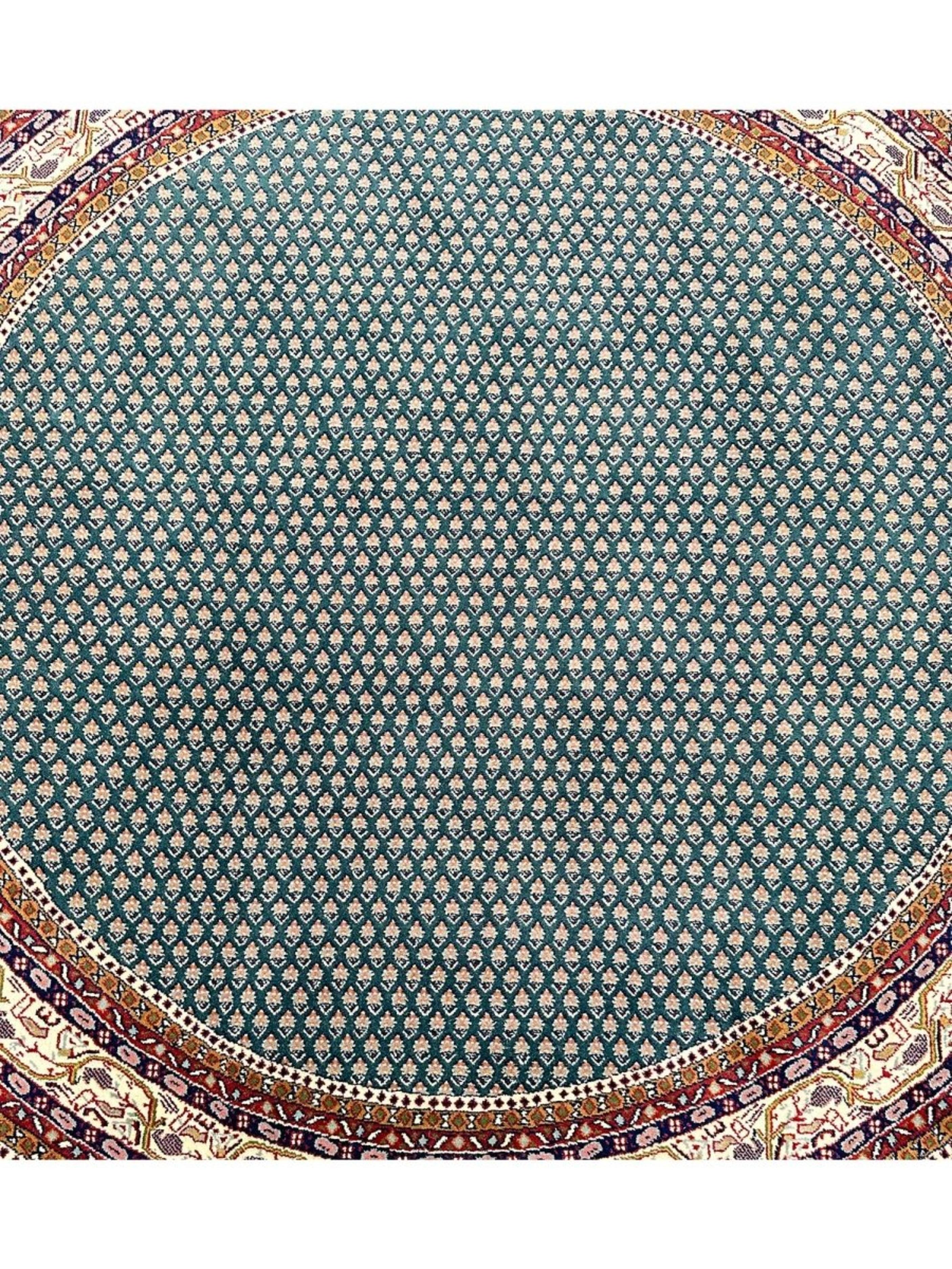 Annodato a mano 7' Hand Knotted Green and Ivory India Rug in vendita